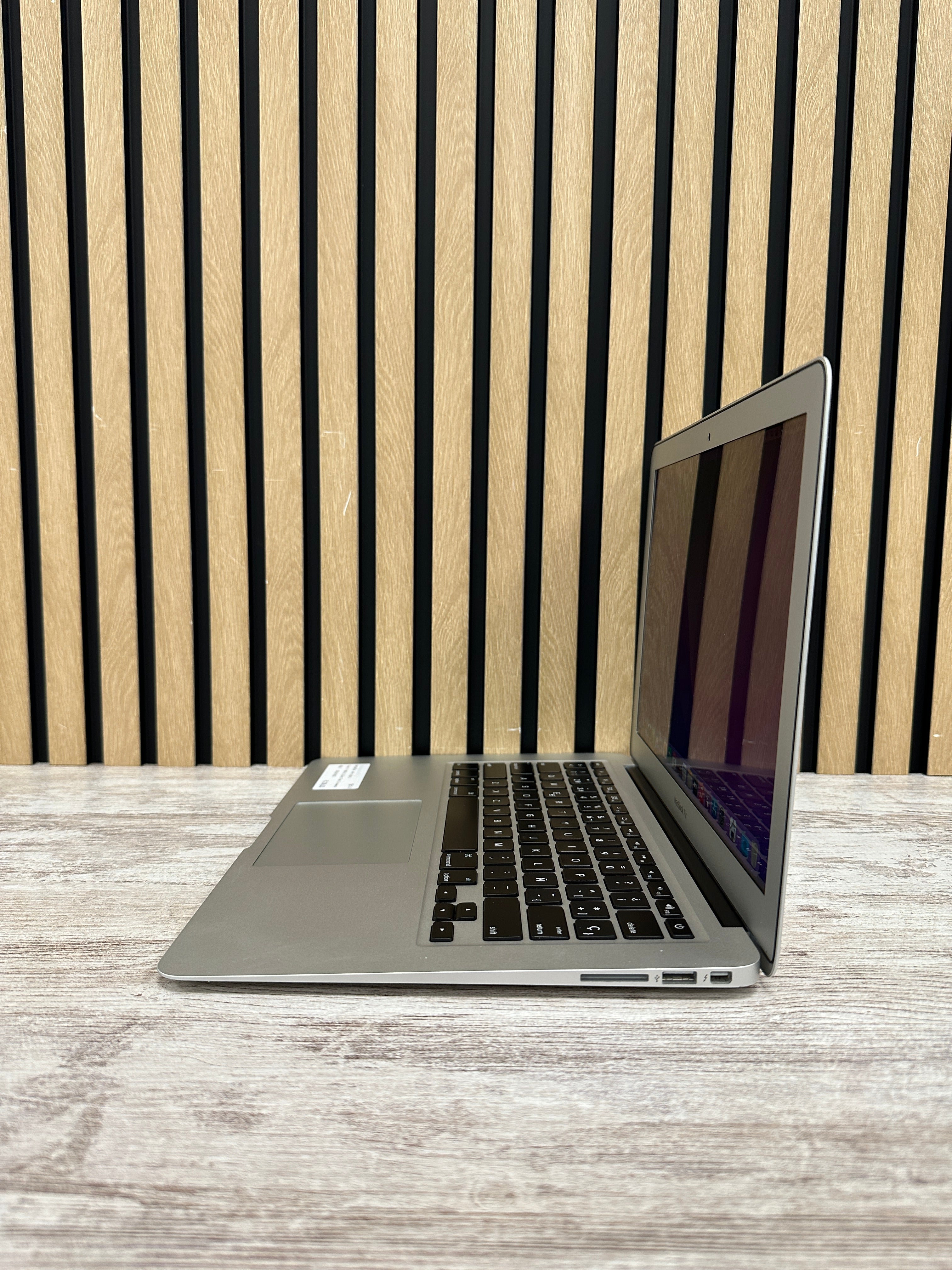 MacBook Air 13" 2015 i7 8gb 500gb SSD