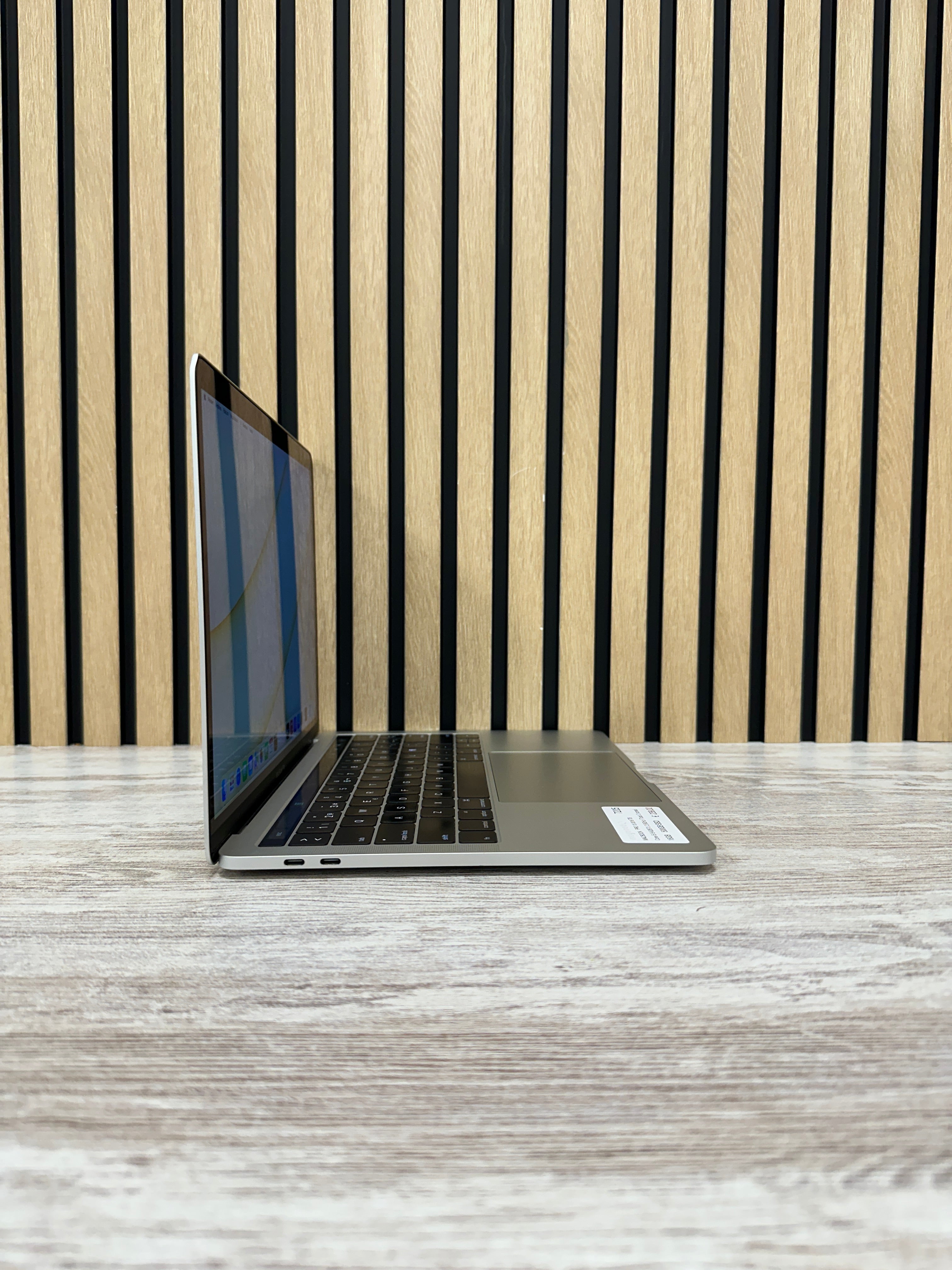 MacBook Pro 13" 2016 TB i5 16gb 500gb SSD