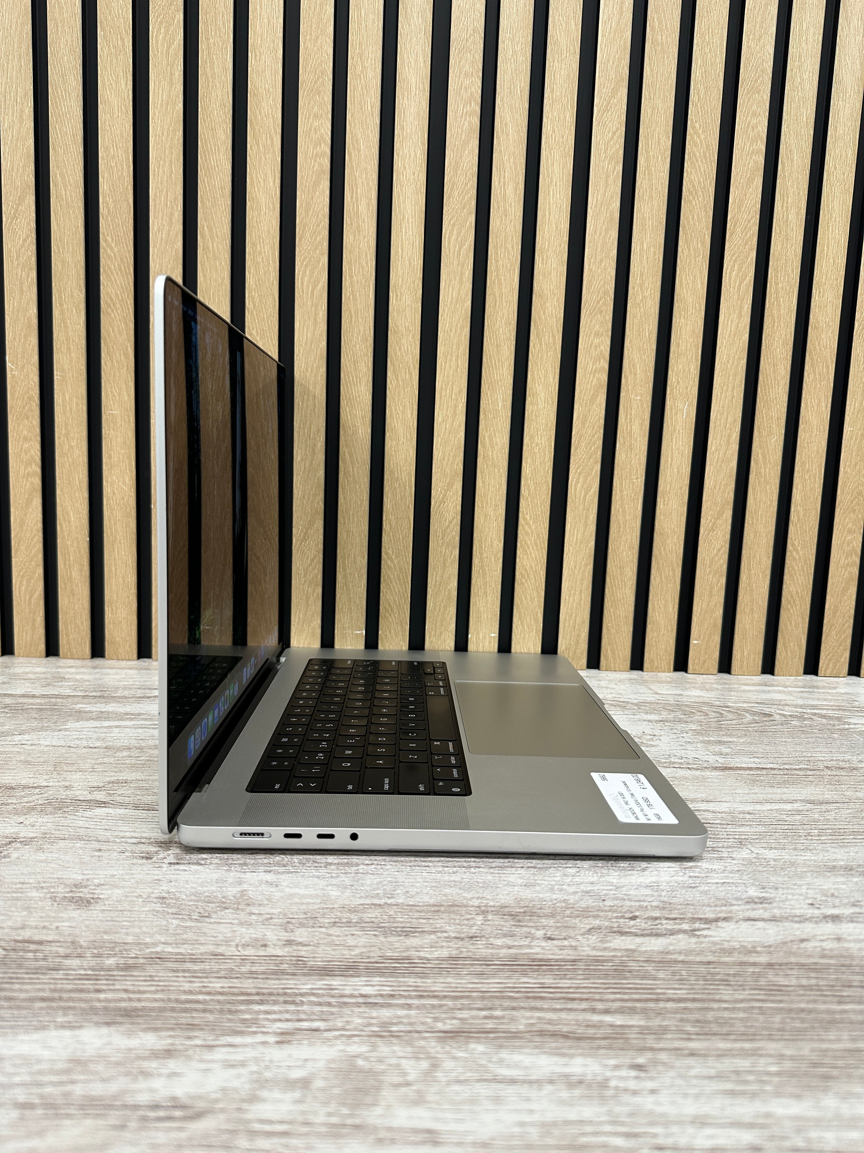 MacBook Pro 16" 2021 M1 PRO 16gb 1tb SSD
