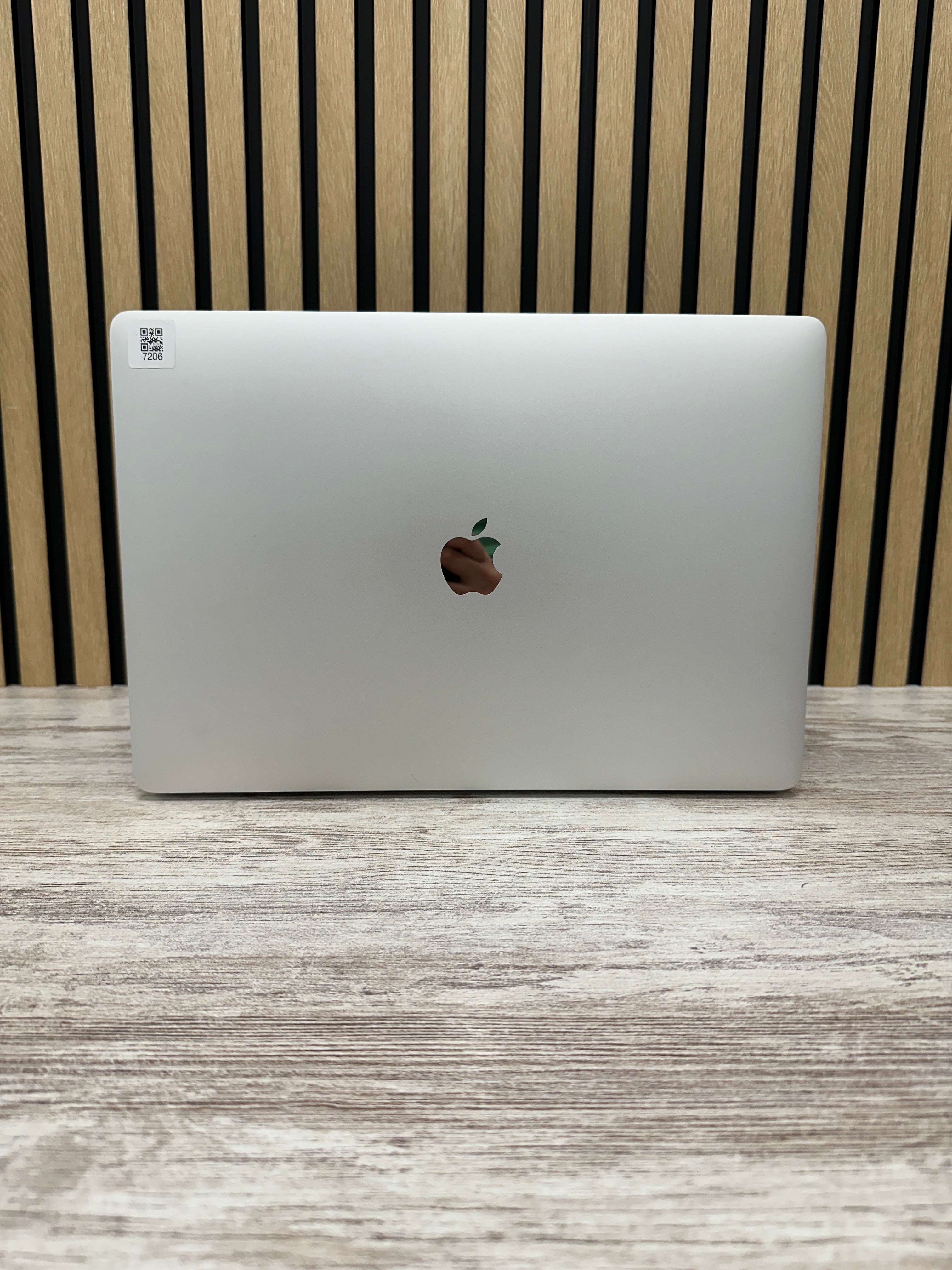 MacBook Pro 15" 2017 i7 16gb 1tb SSD