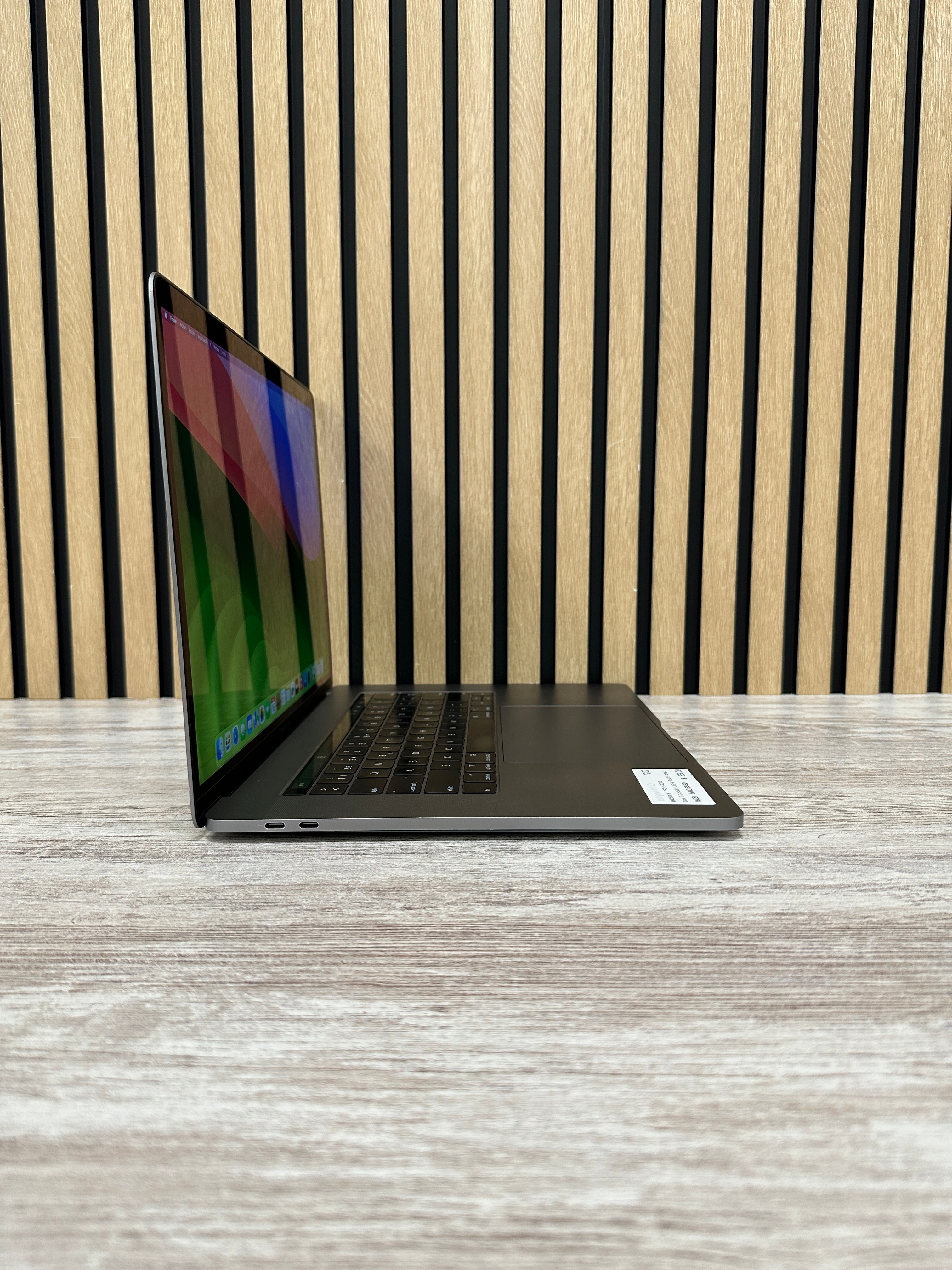 MacBook Pro 15" 2018 i7 16gb 500gb SSD