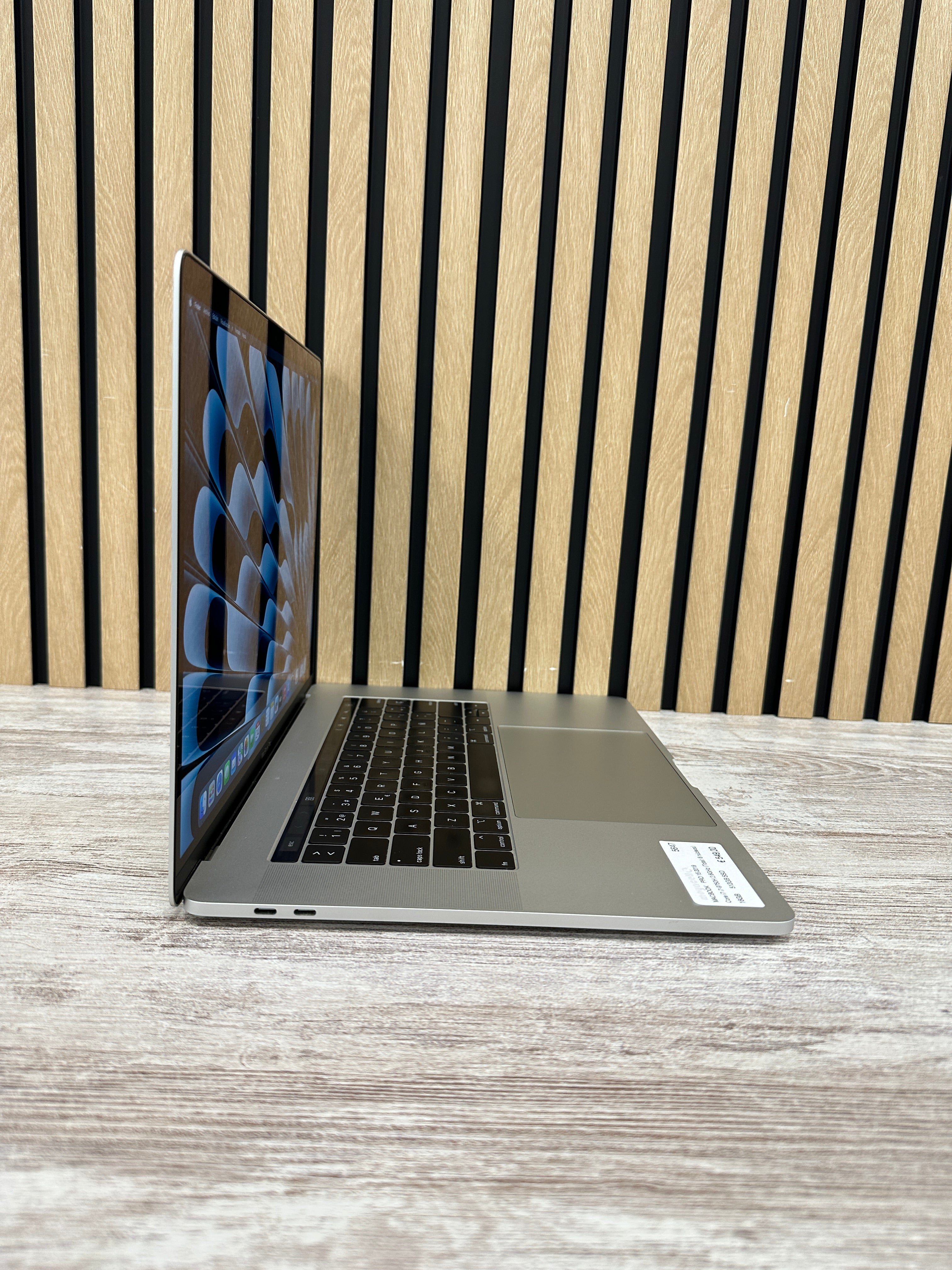 MacBook Pro 15" 2019 i7 16gb 512gb SSD