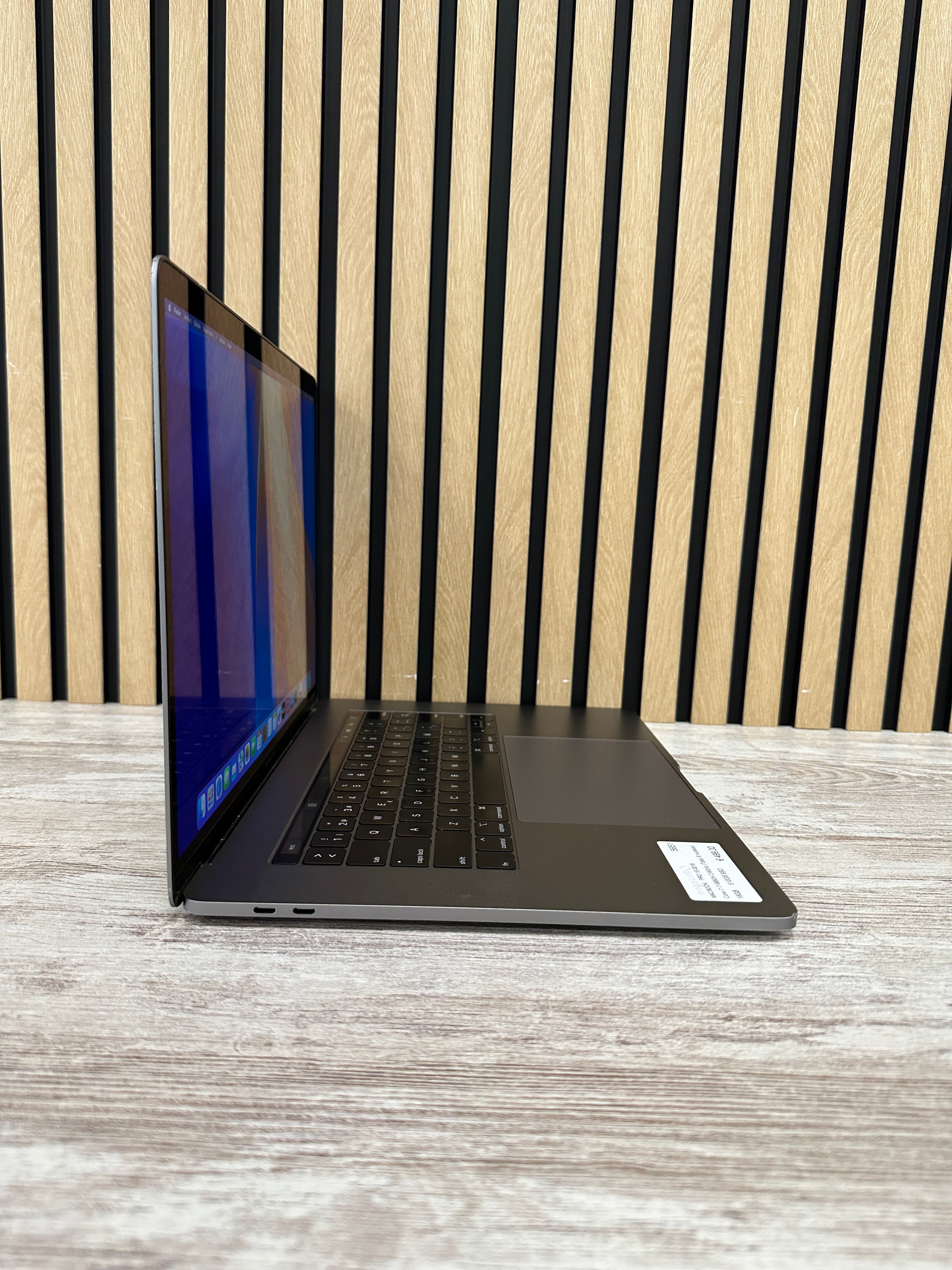 MacBook Pro 15" 2018 i7 16gb 512gb SSD