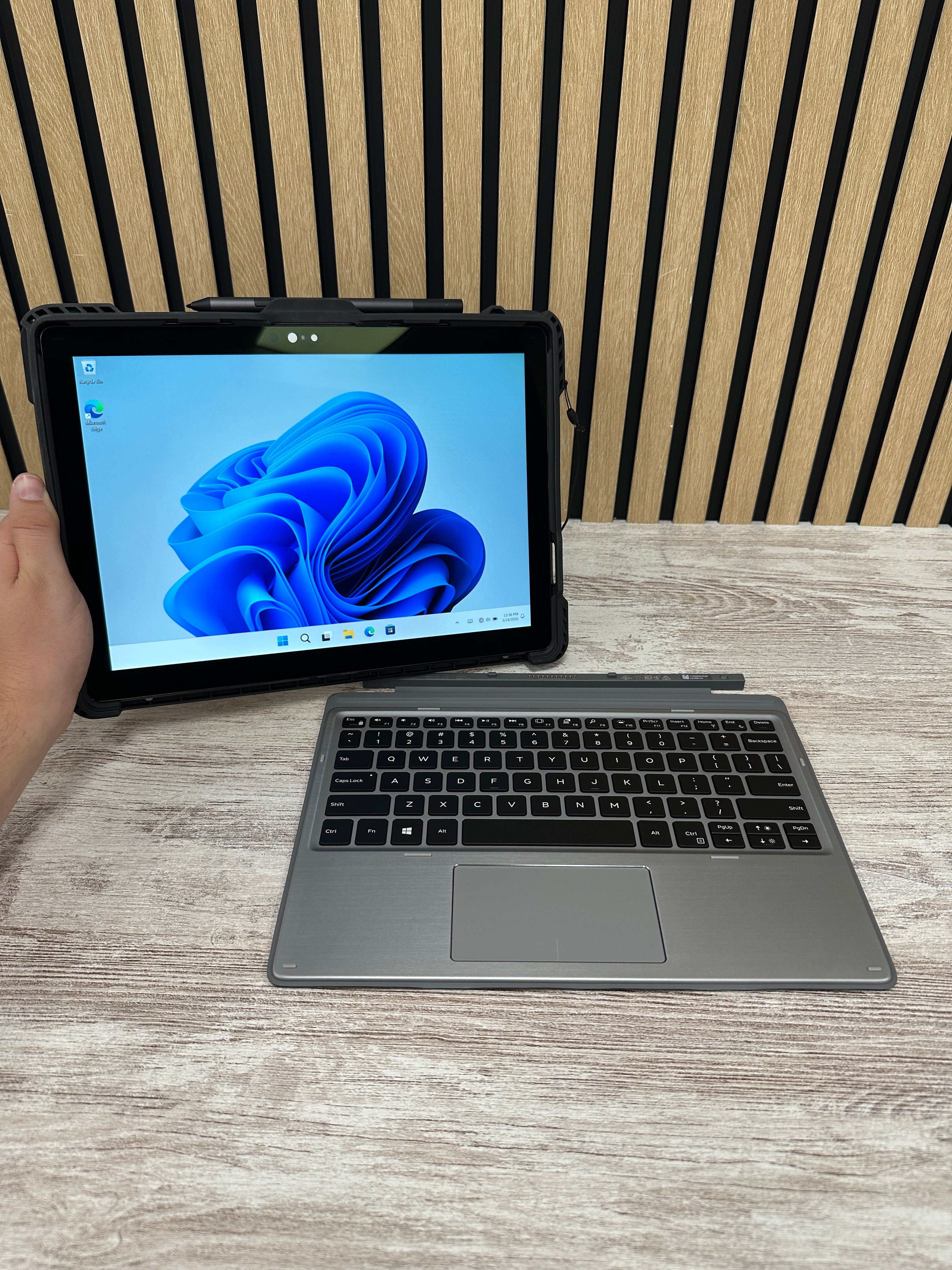 Dell Latitude 7200 i7 16gb 256gb SSD