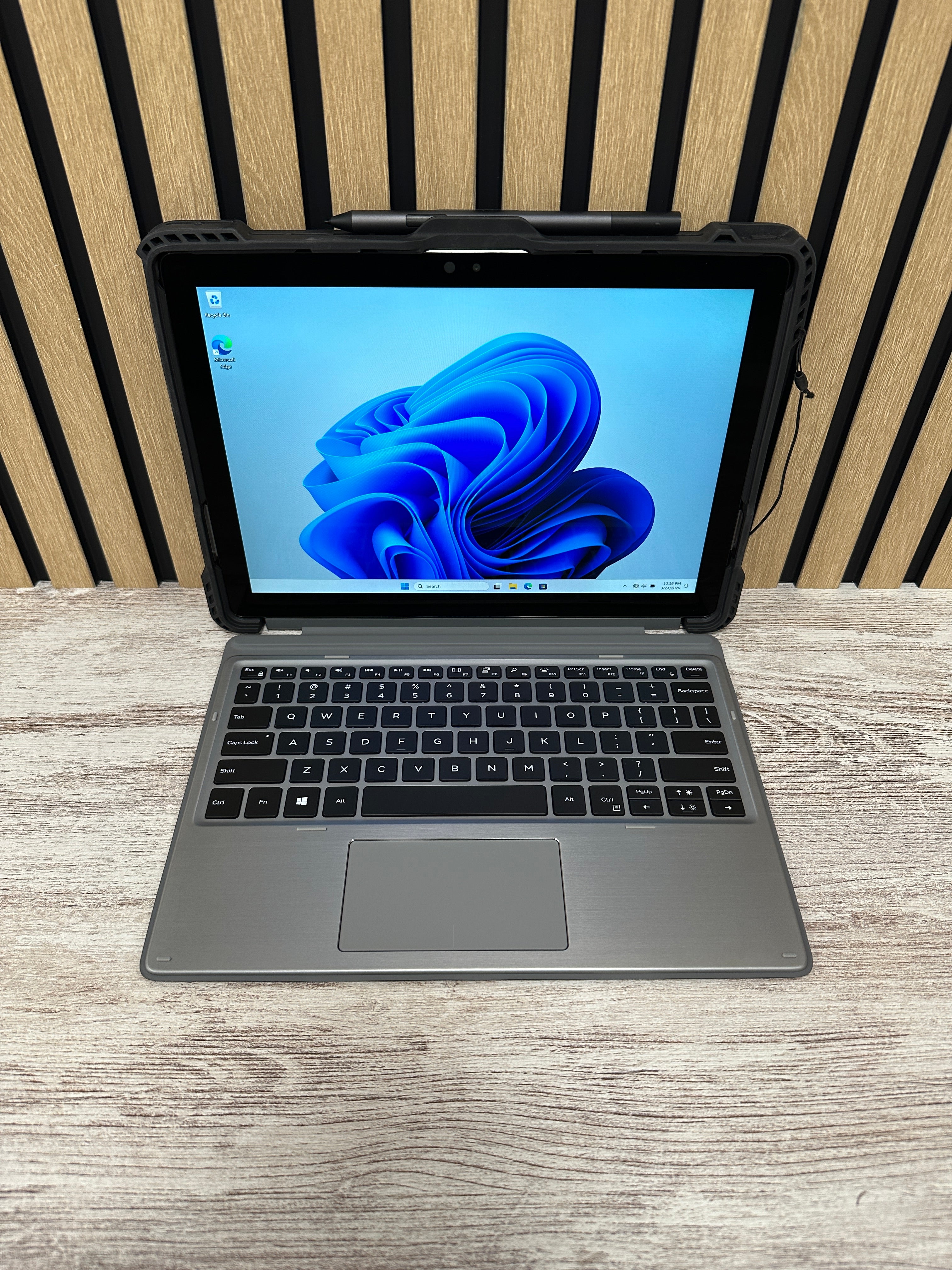 Dell Latitude 7200 i7 16gb 256gb SSD