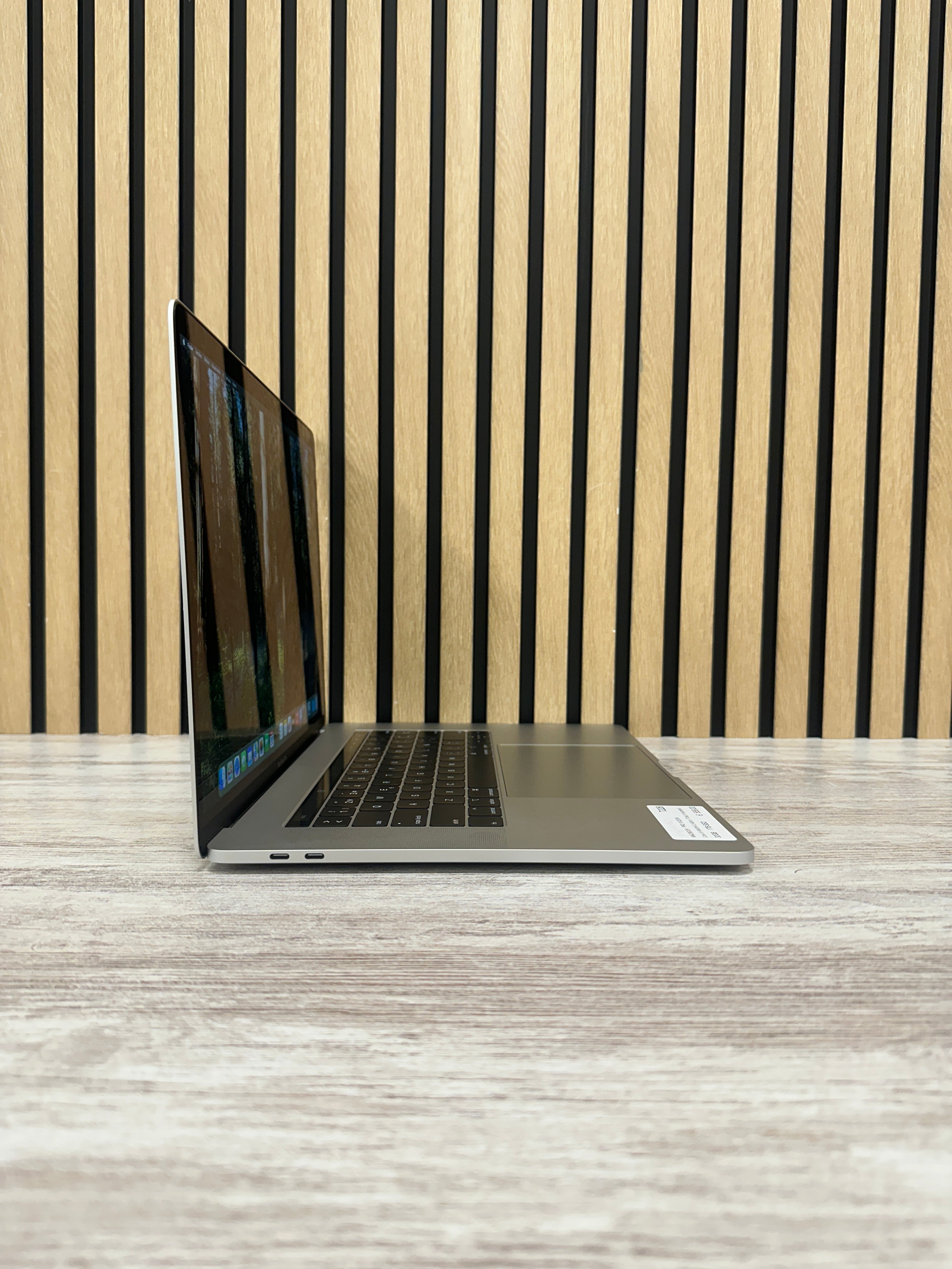 MacBook Pro 15" 2019 i9 32gb 1tb SSD