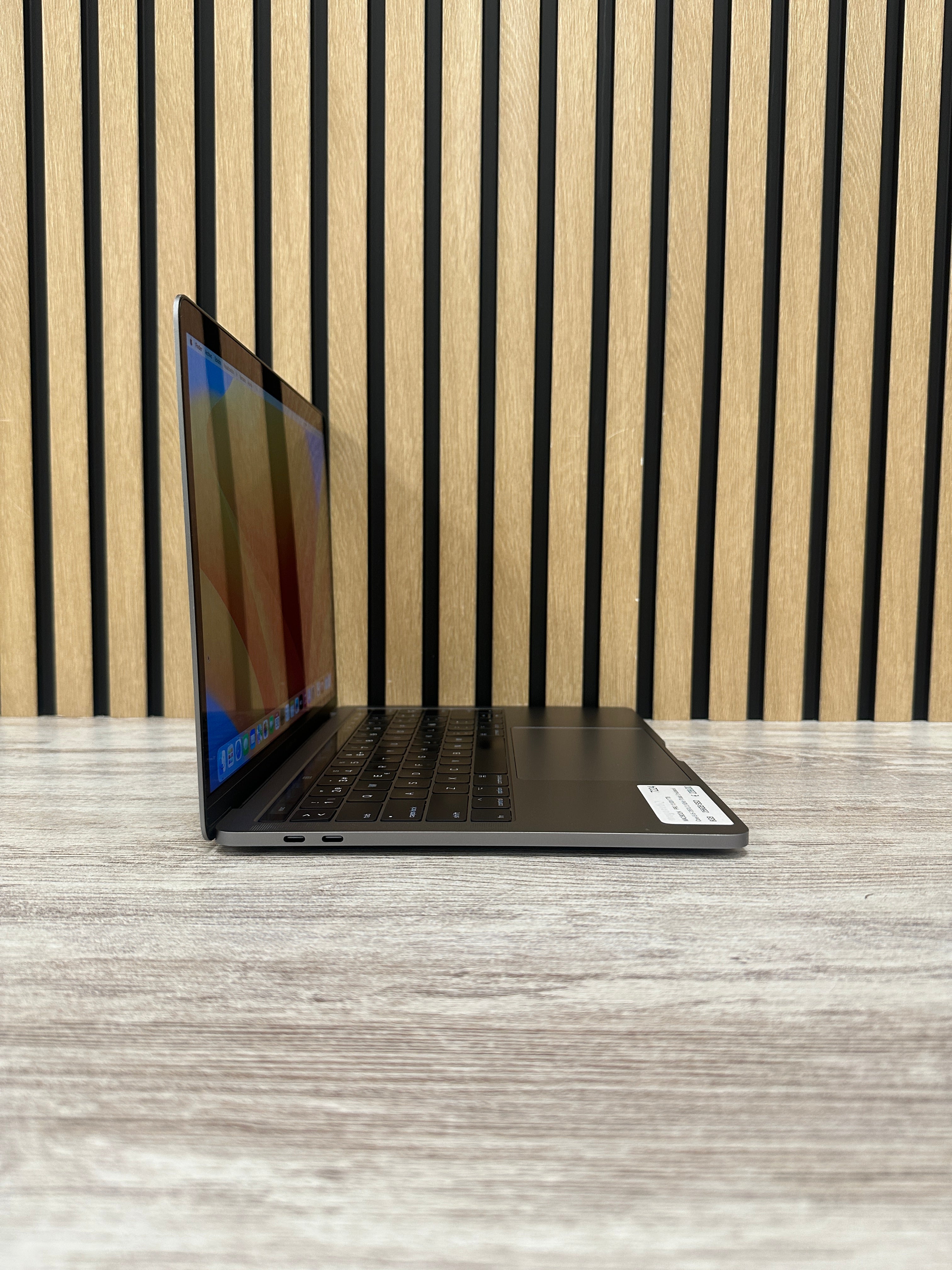 MacBook Pro 13" 2017 TB i5 8gb 256gb SSD