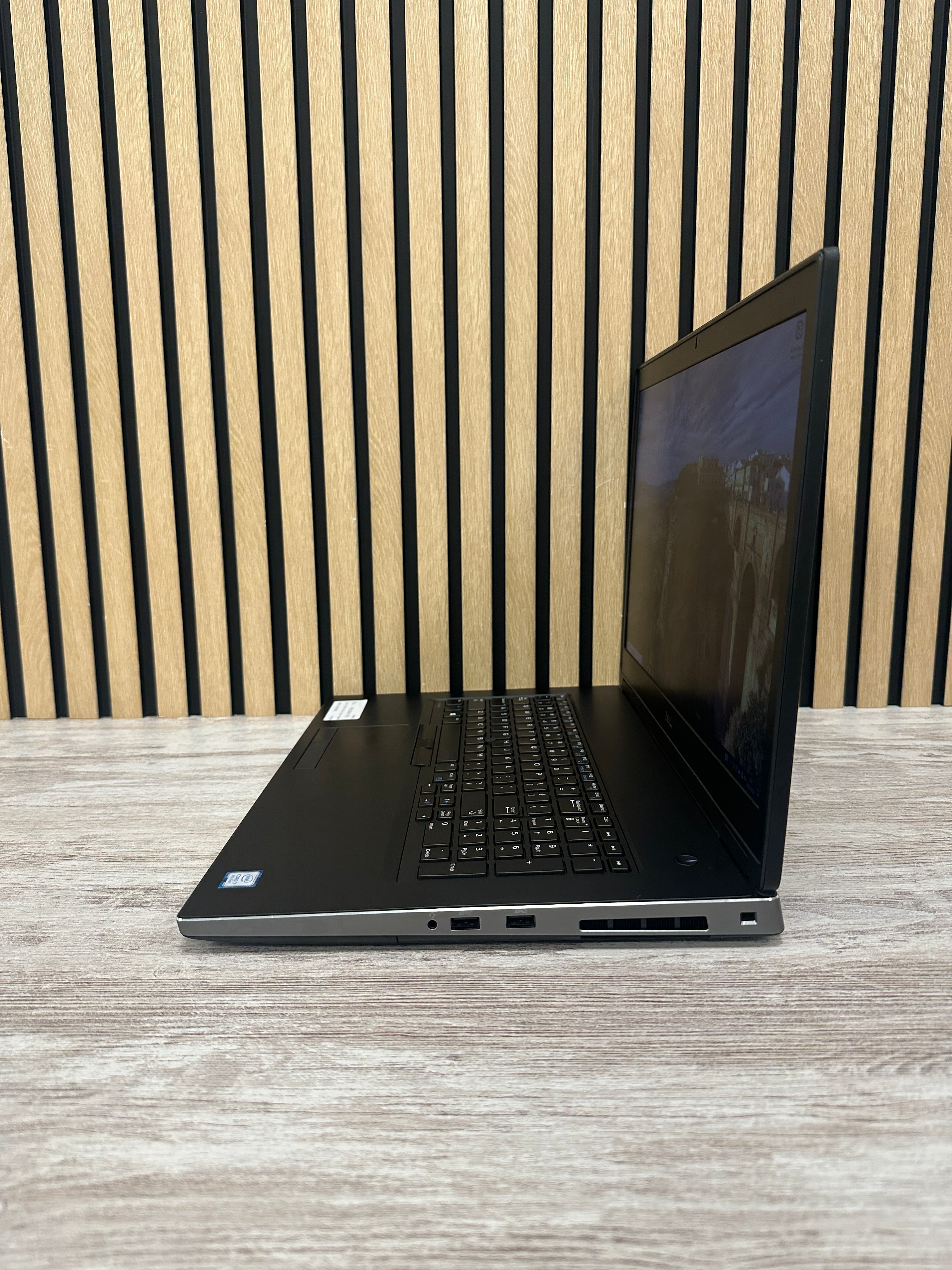 Dell Precision 7730 i7 64gb 512gb SSD