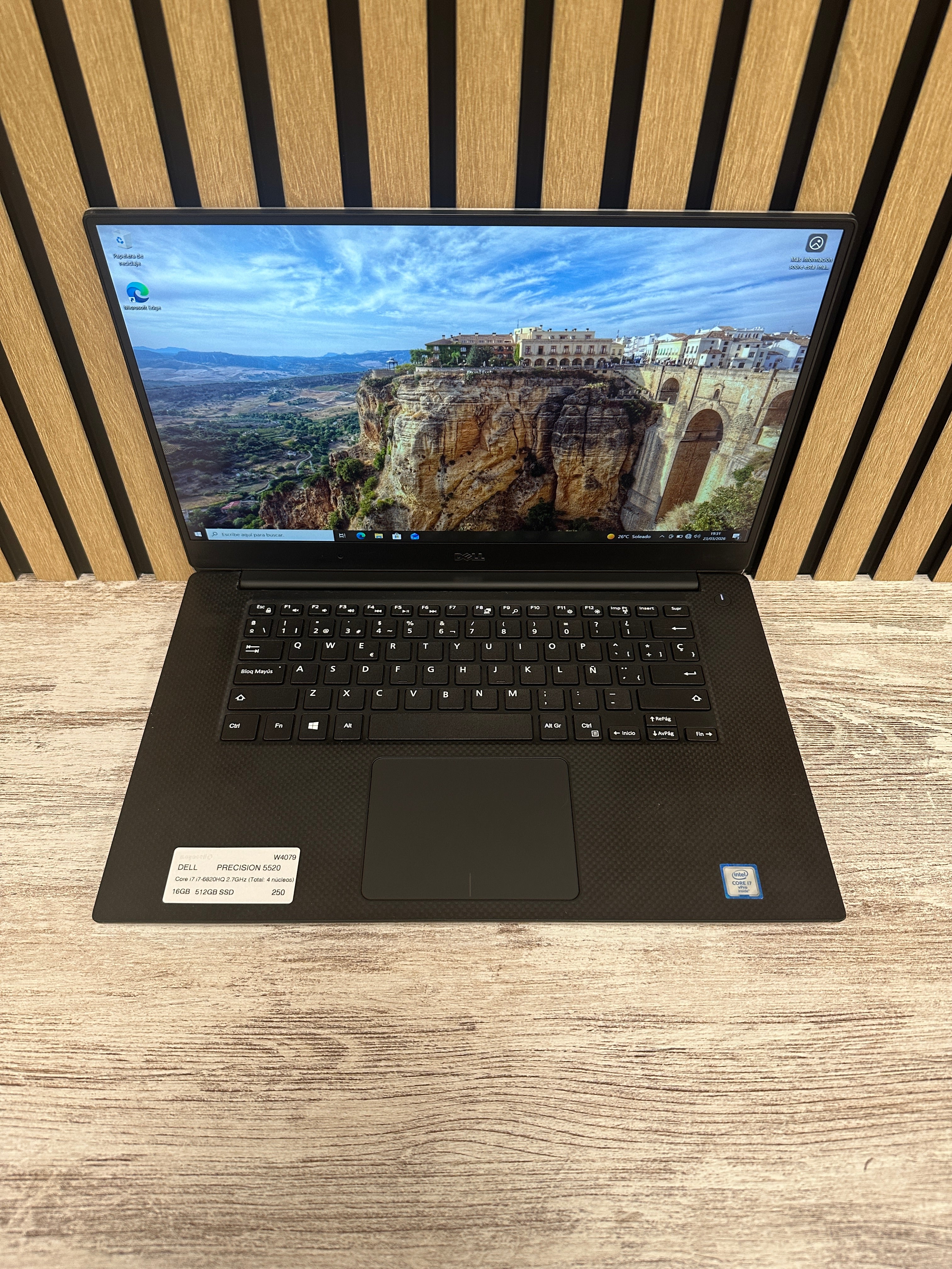 Dell Precision 5520 i7 16gb 512gb SSD