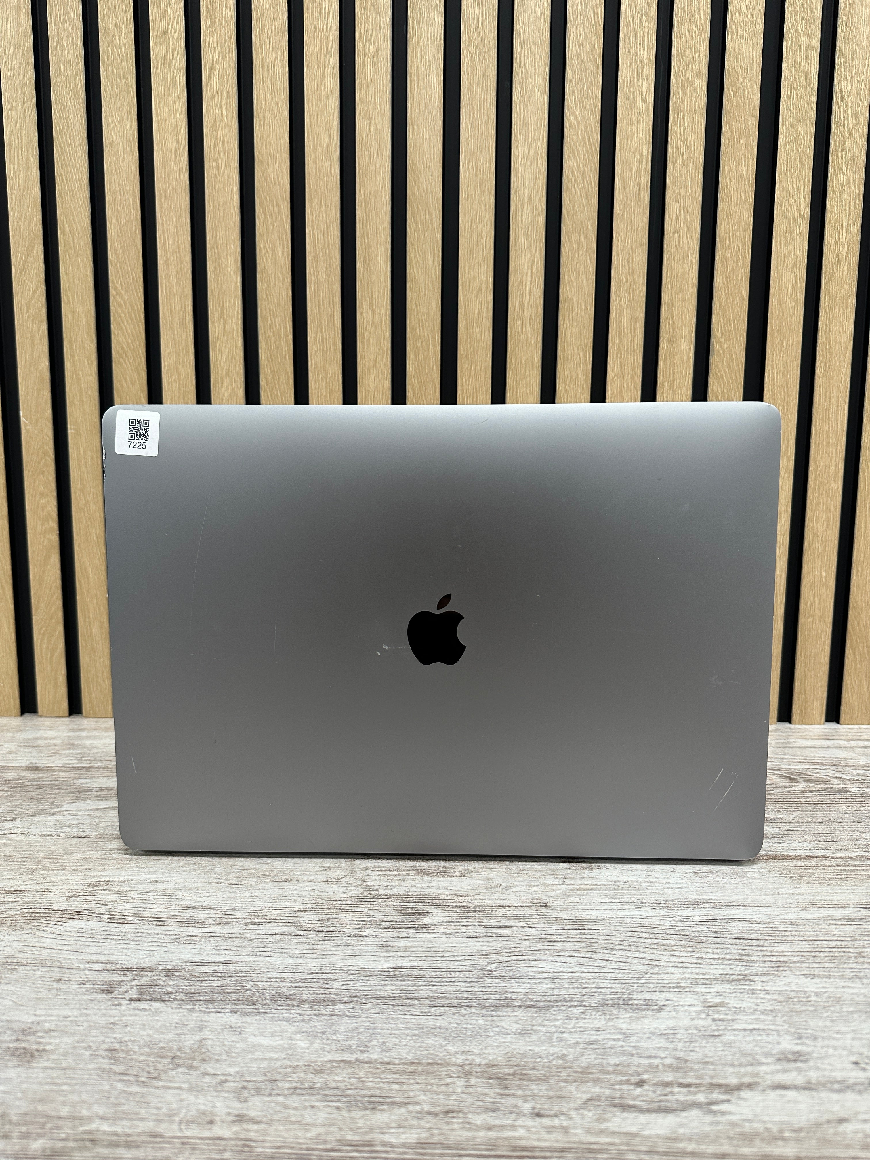 MacBook Pro 15" 2017 i7 16gb 500gb SSD - Moyacell