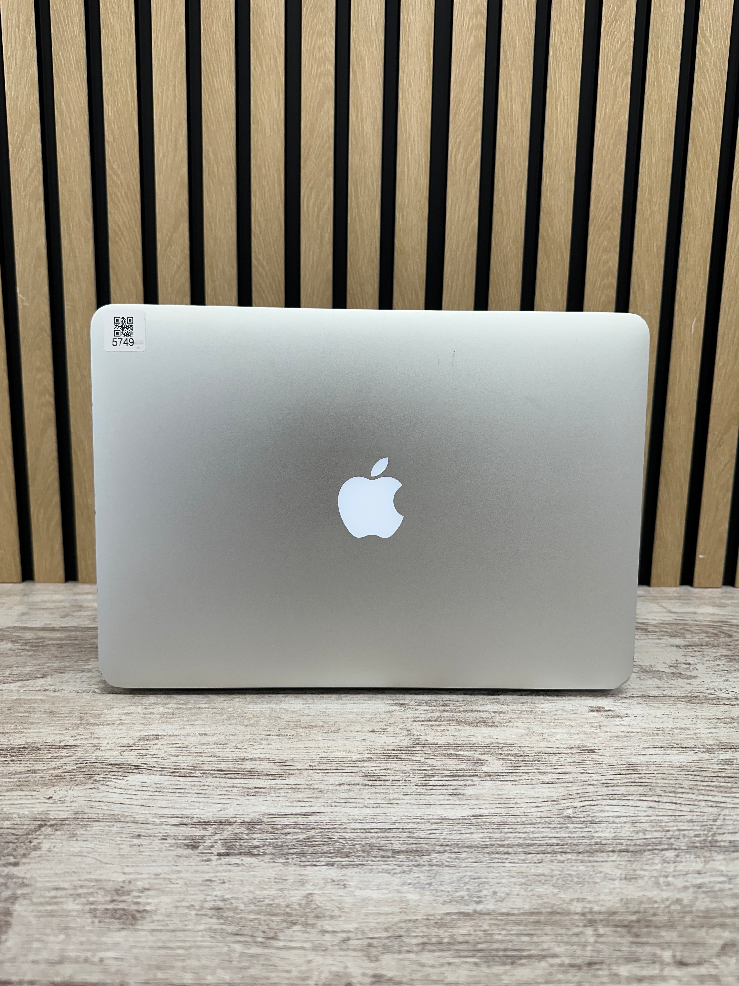MacBook Pro 13" 2015 i5 16gb 256gb SSD