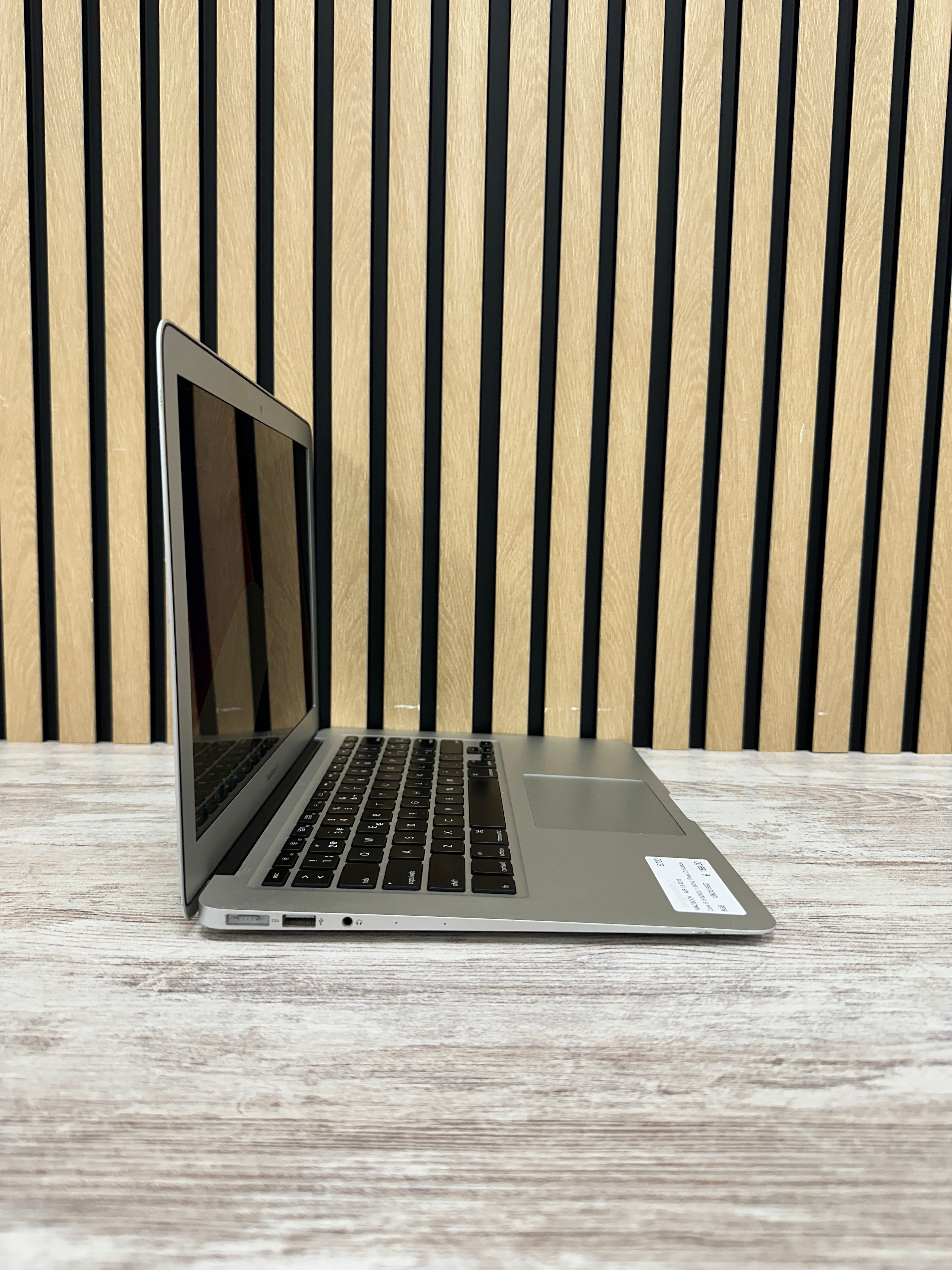 MacBook Air 13" 2015 i5 8gb 128gb SSD