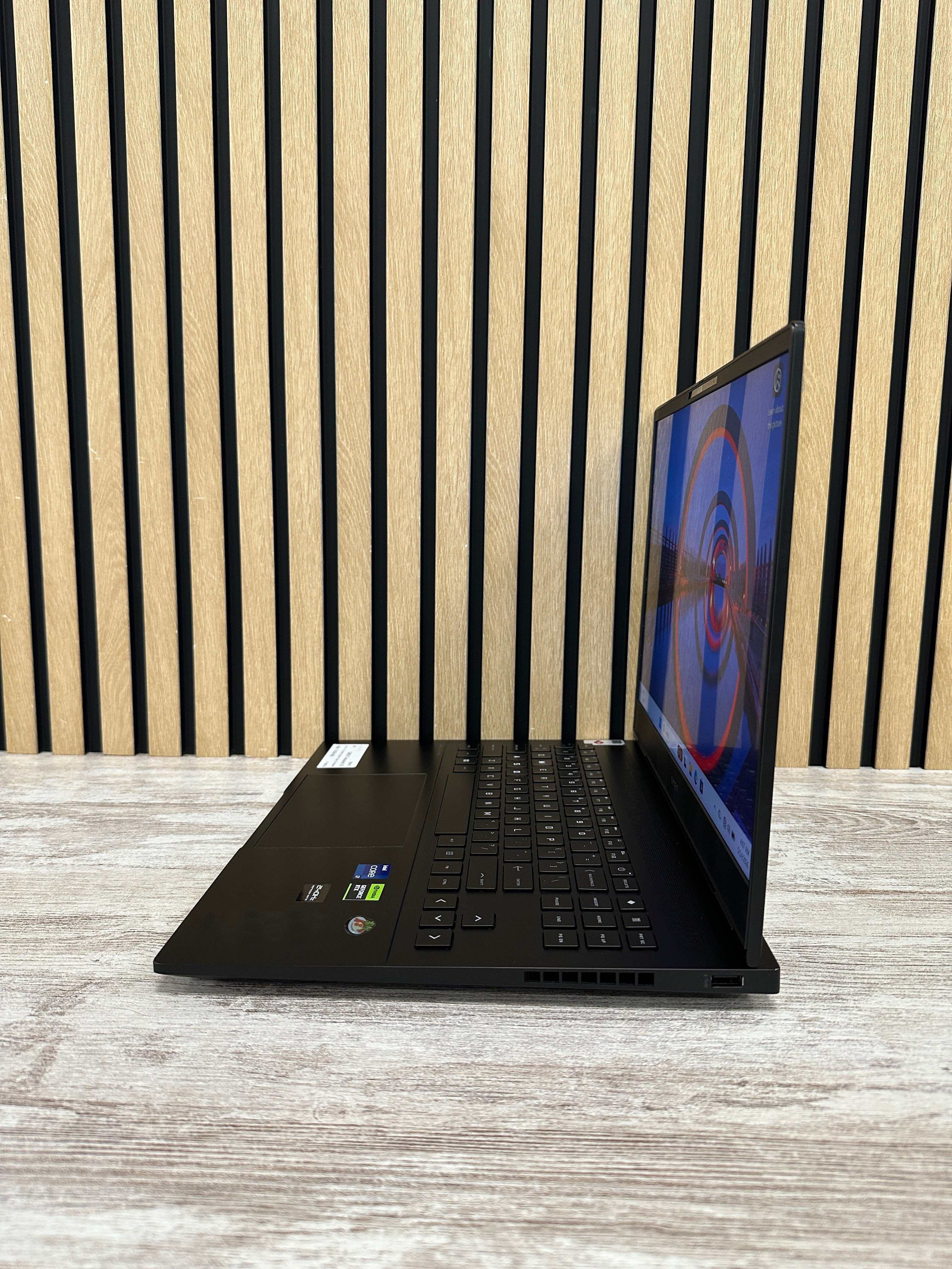 HP OMEN Transcend 16 i7 16gb 512gb SSD - Moyacell