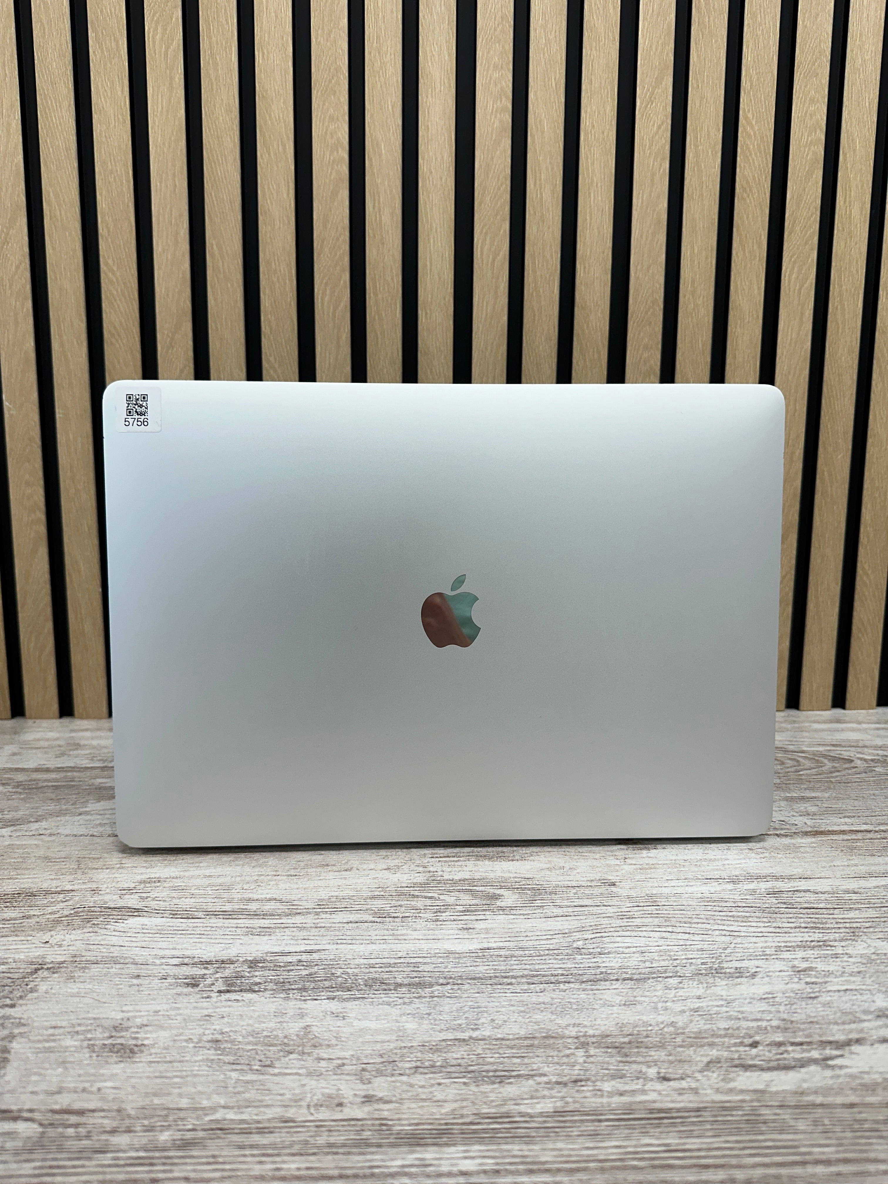 MacBook Pro 15" 2016 i7 16gb 256gb SSD - Moyacell