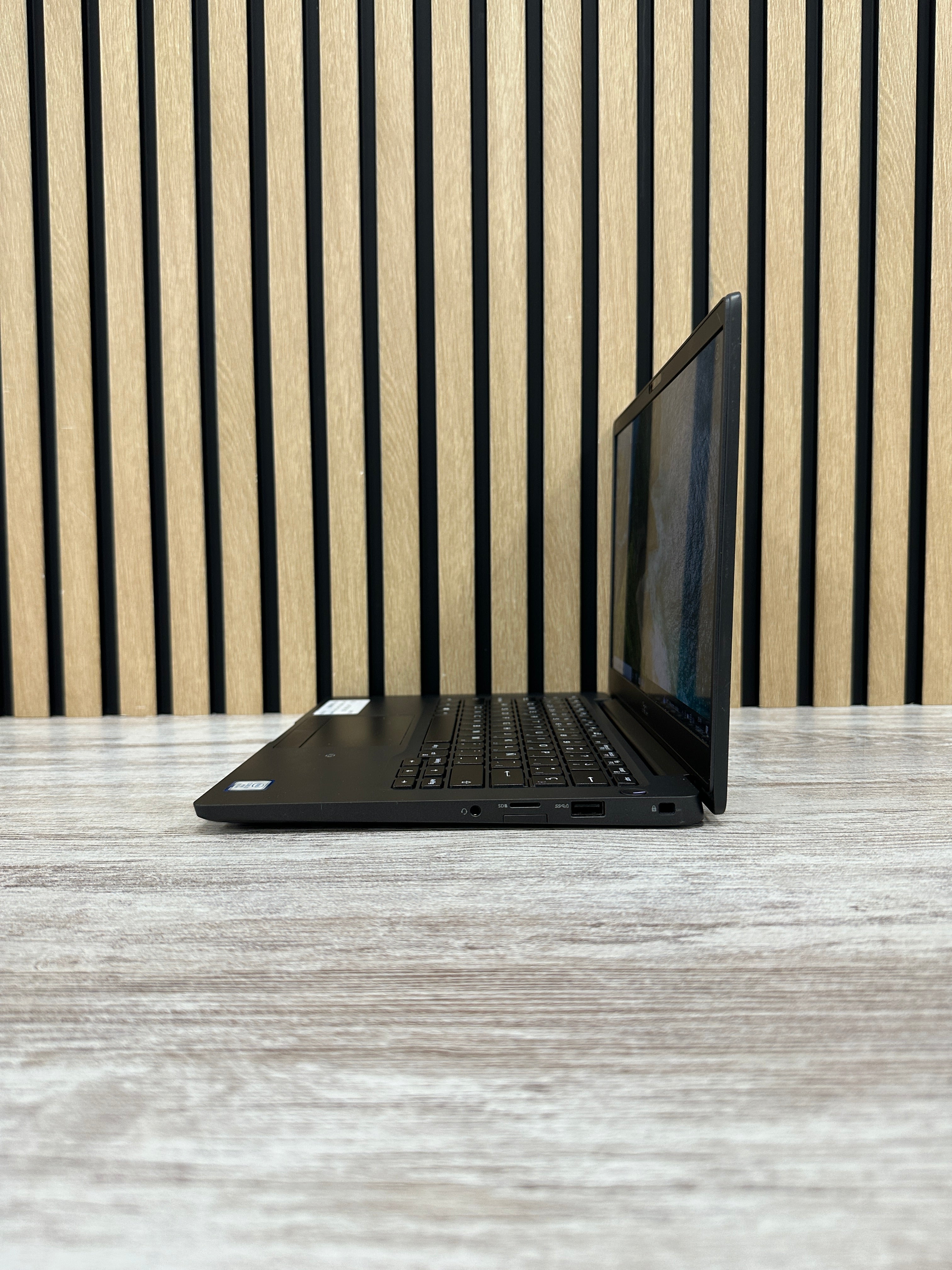 Dell Latitude 7300 i7 16gb 256gb SSD - Moyacell