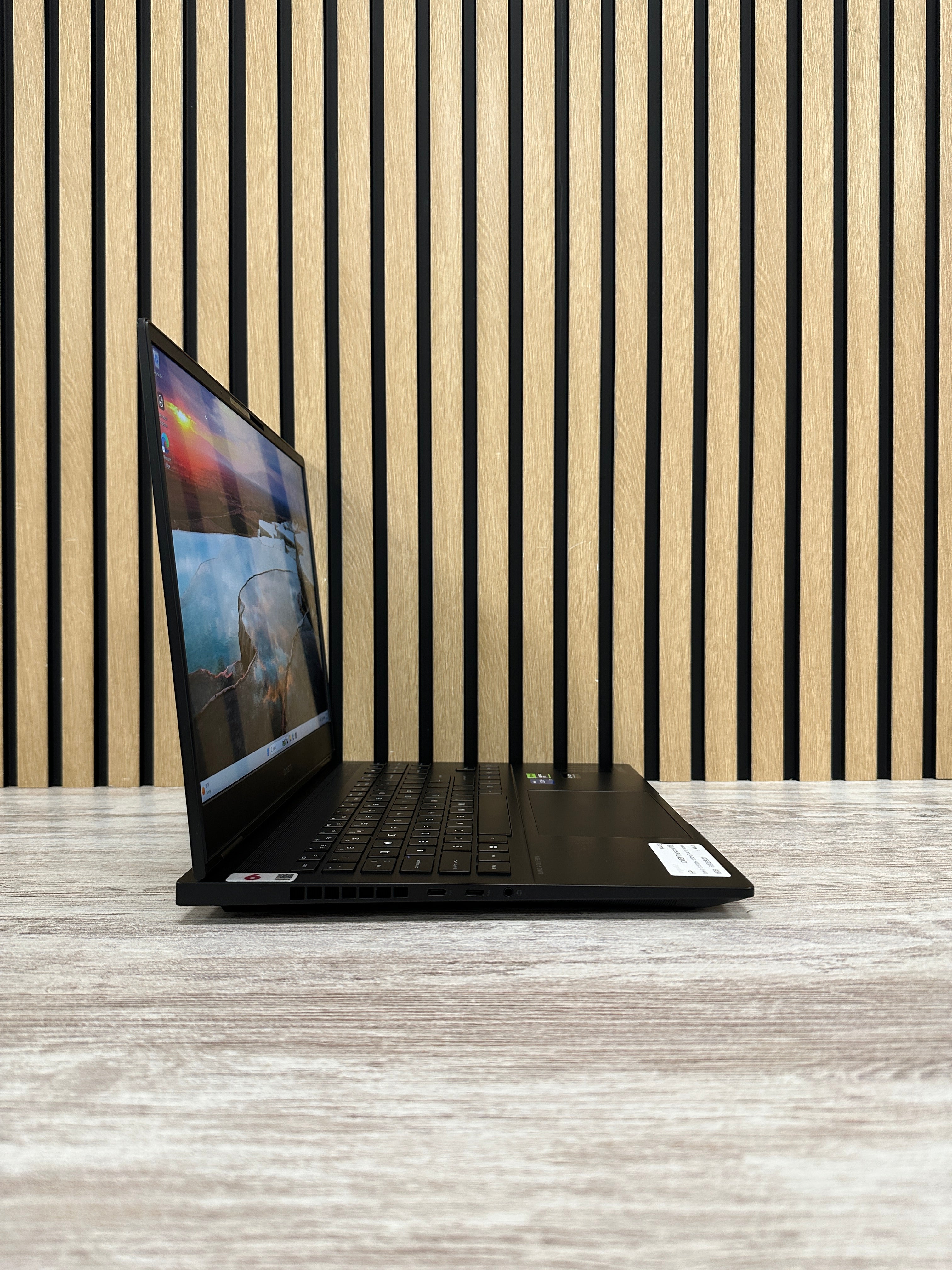 HP OMEN Transcend 16 i7 16gb 512gb SSD - Moyacell