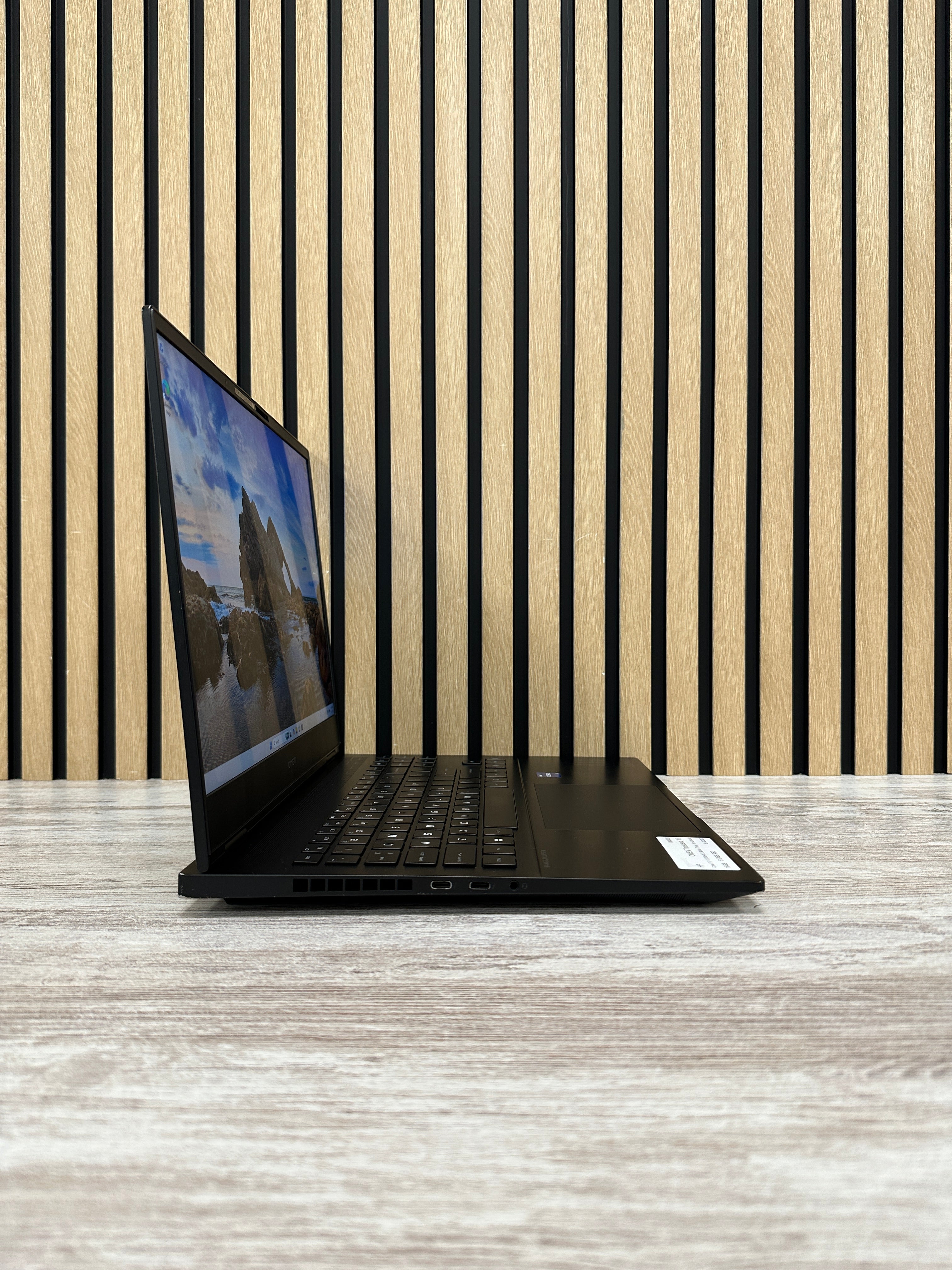 HP OMEN Transcend 16 i7 16gb 512gb SSD - Moyacell