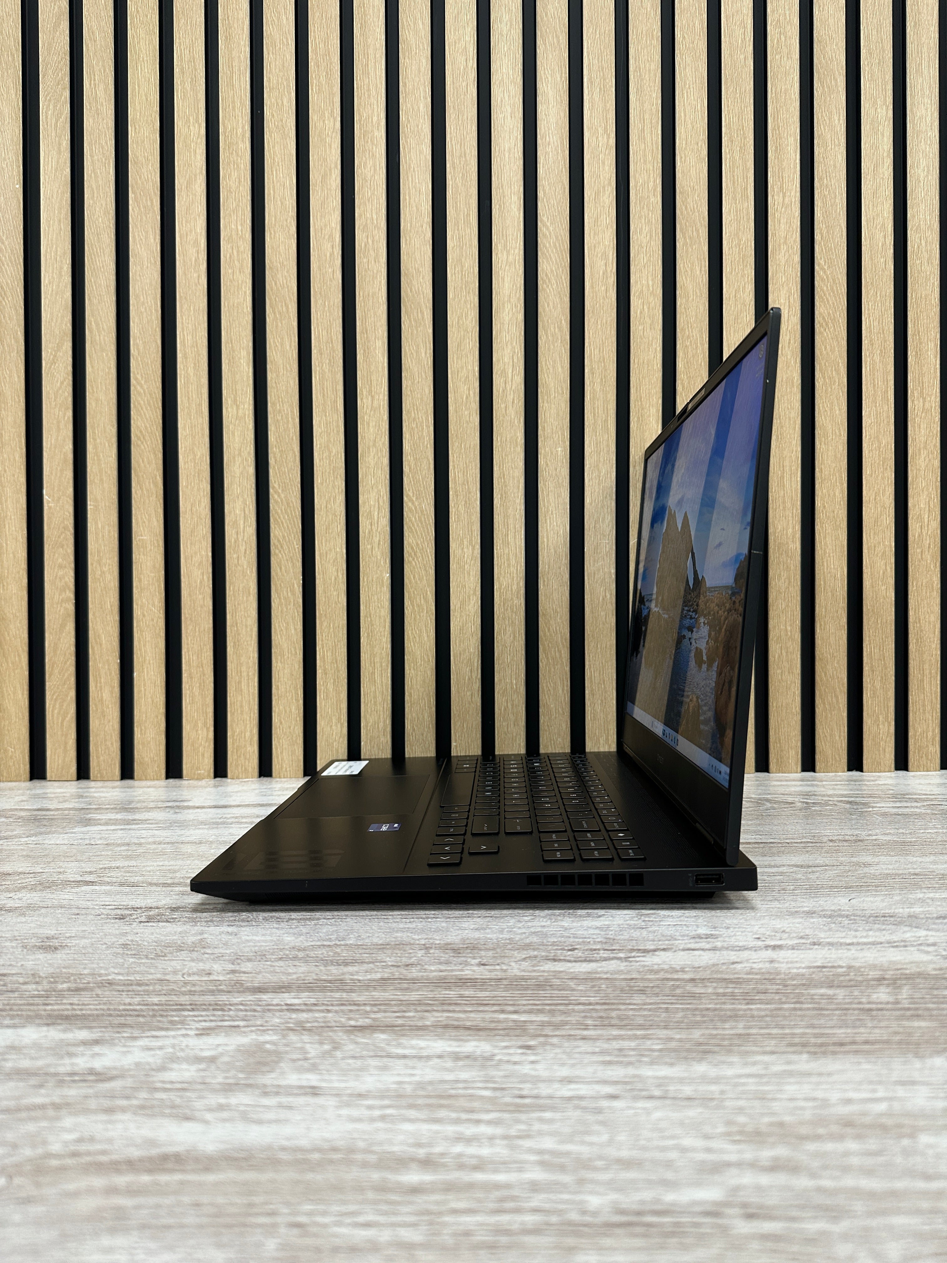 HP OMEN Transcend 16 i7 16gb 512gb SSD - Moyacell