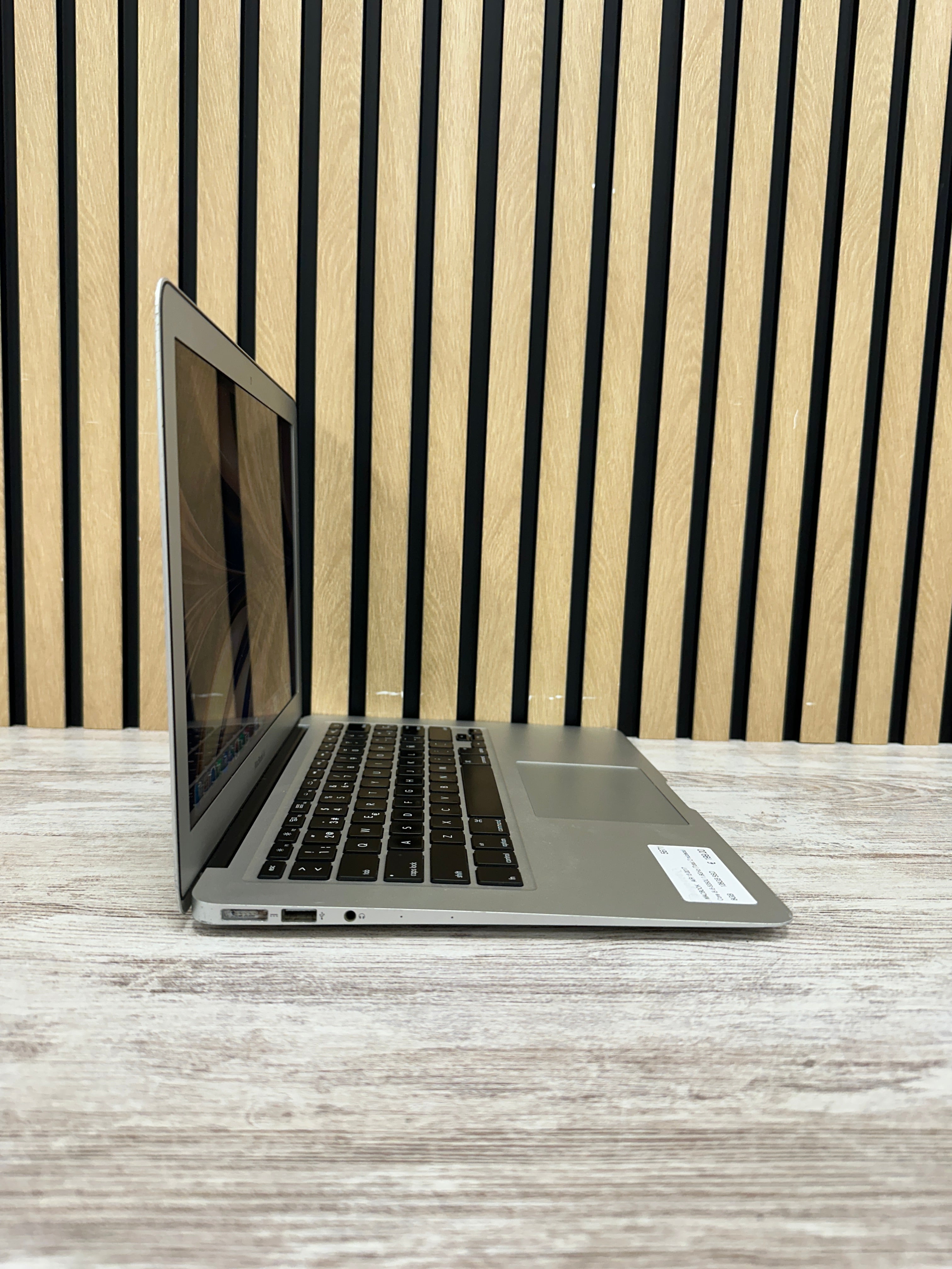 MacBook Air 13" 2017 i5 8gb 128GB SSD - Moyacell