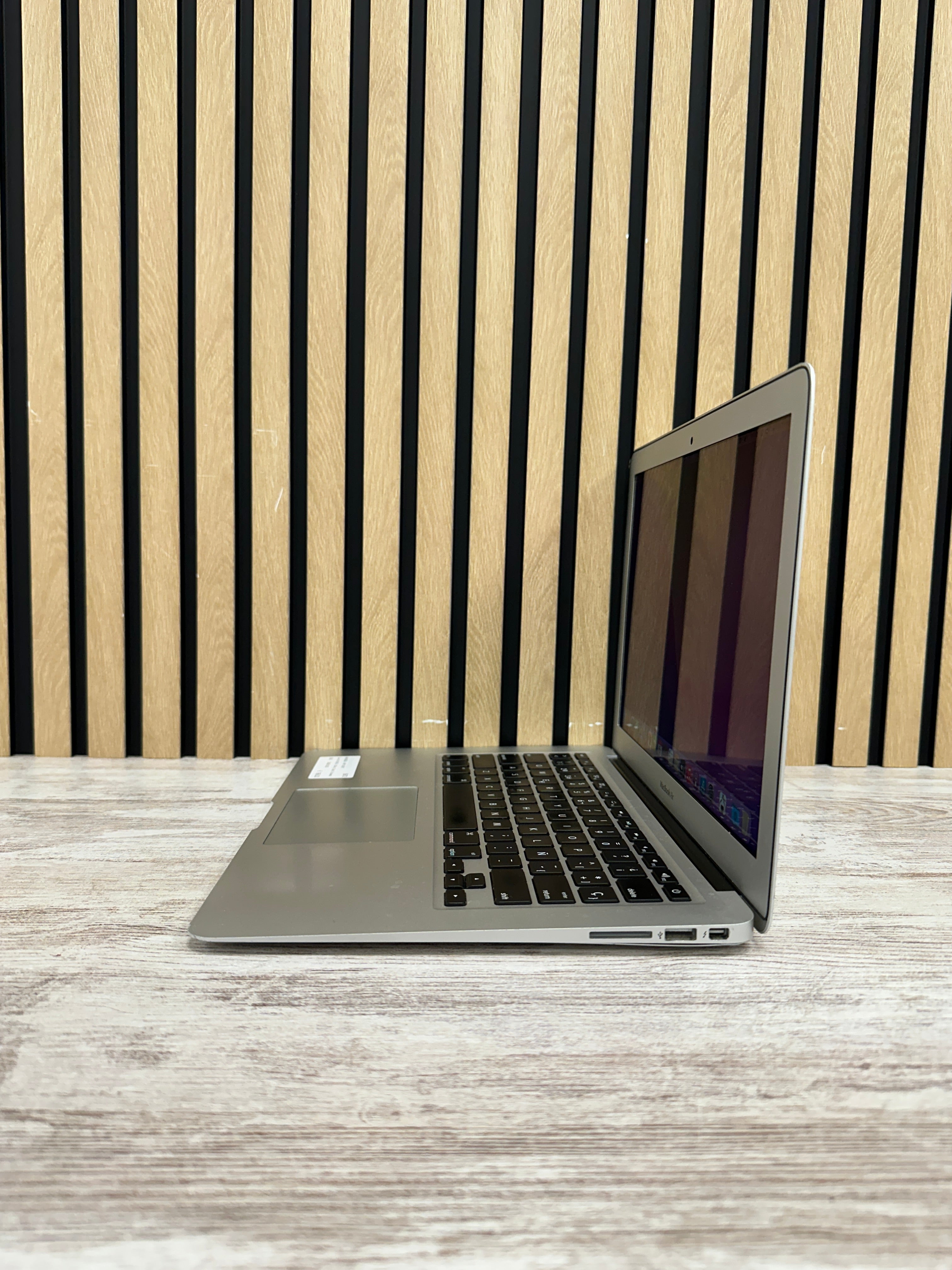 MacBook Air 13" 2017 i5 8gb 128gb SSD