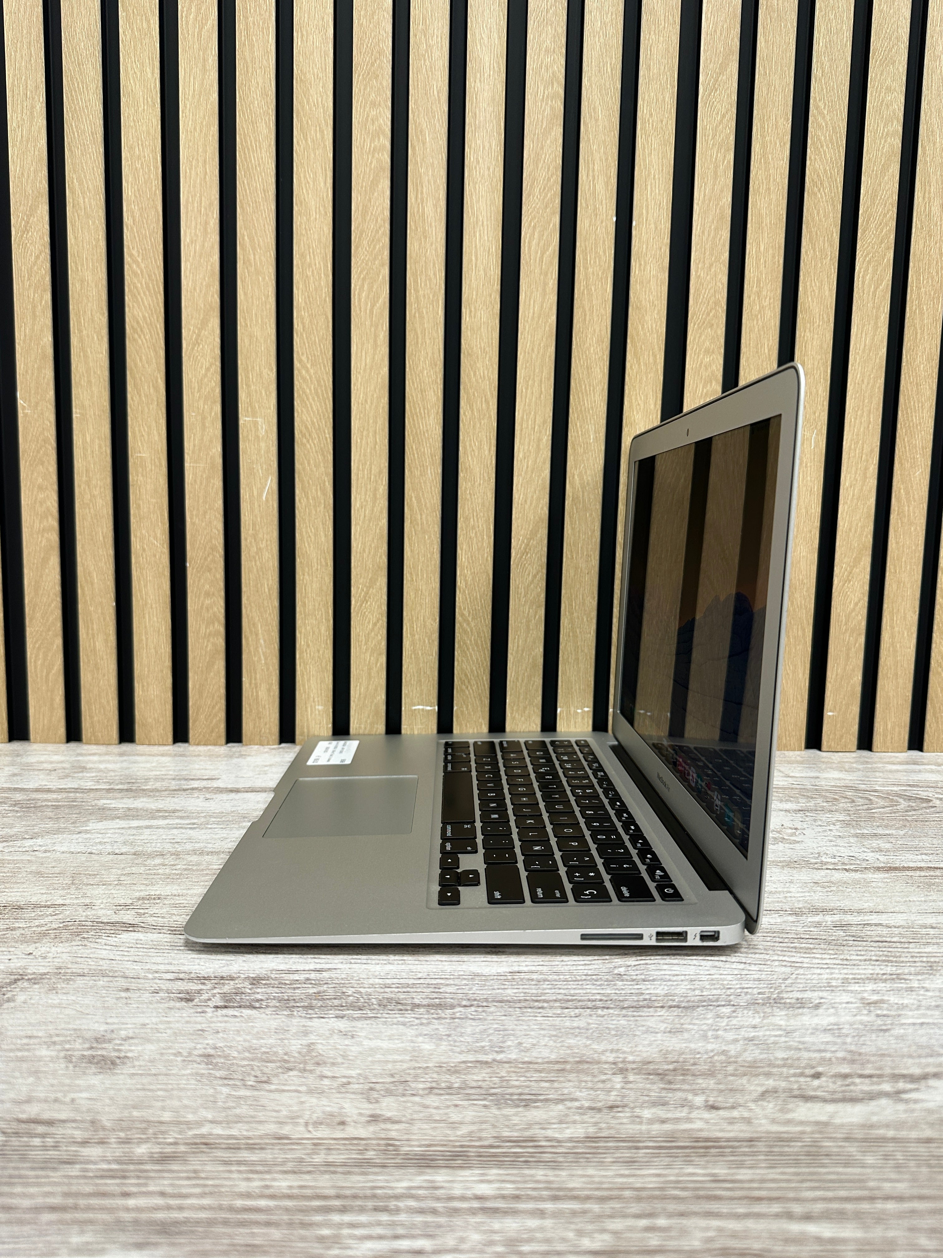 MacBook Air 13" 2015 i5 8gb 128gb SSD