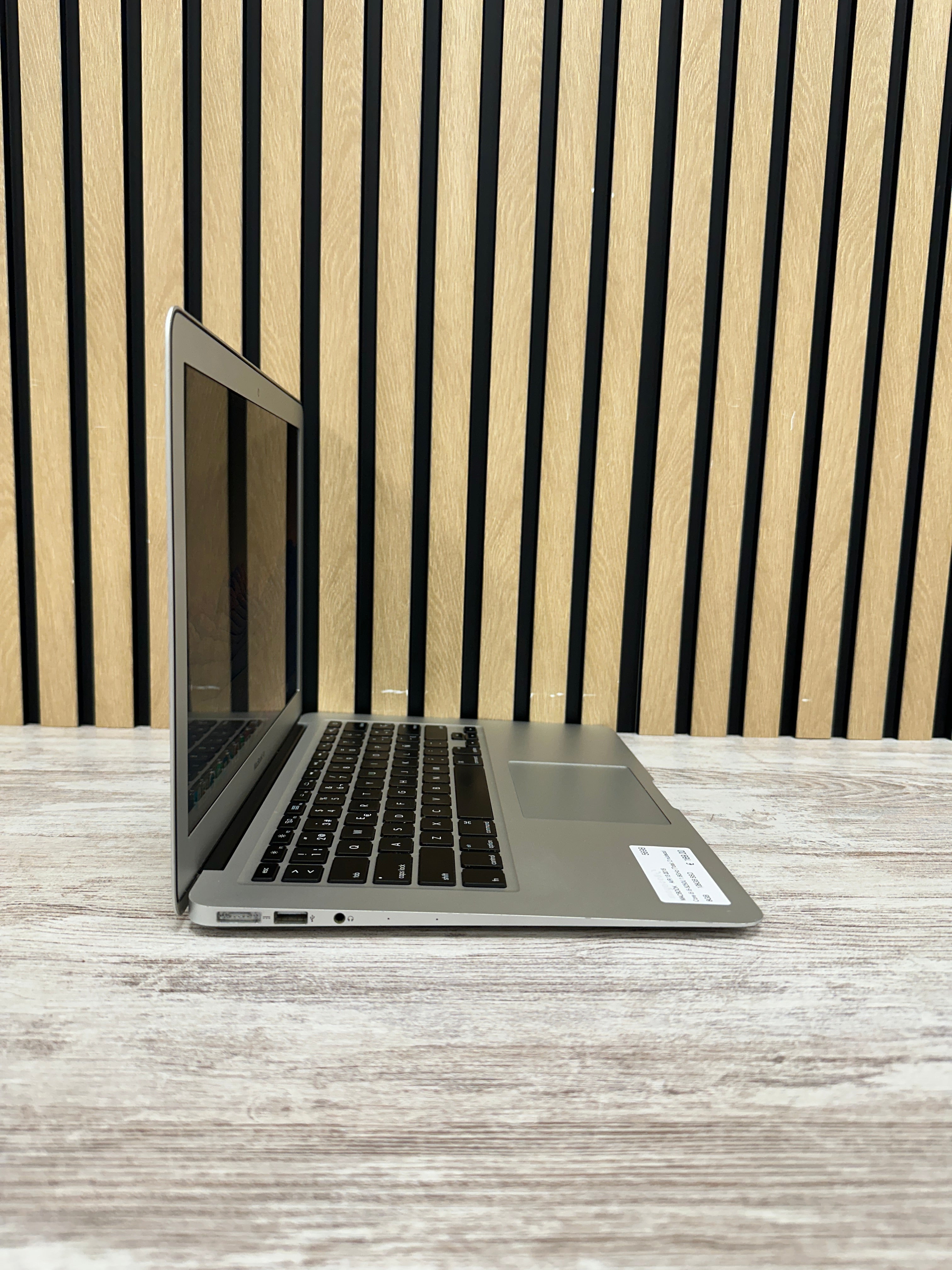 MacBook Air 13" 2015 i5 8gb 128gb SSD