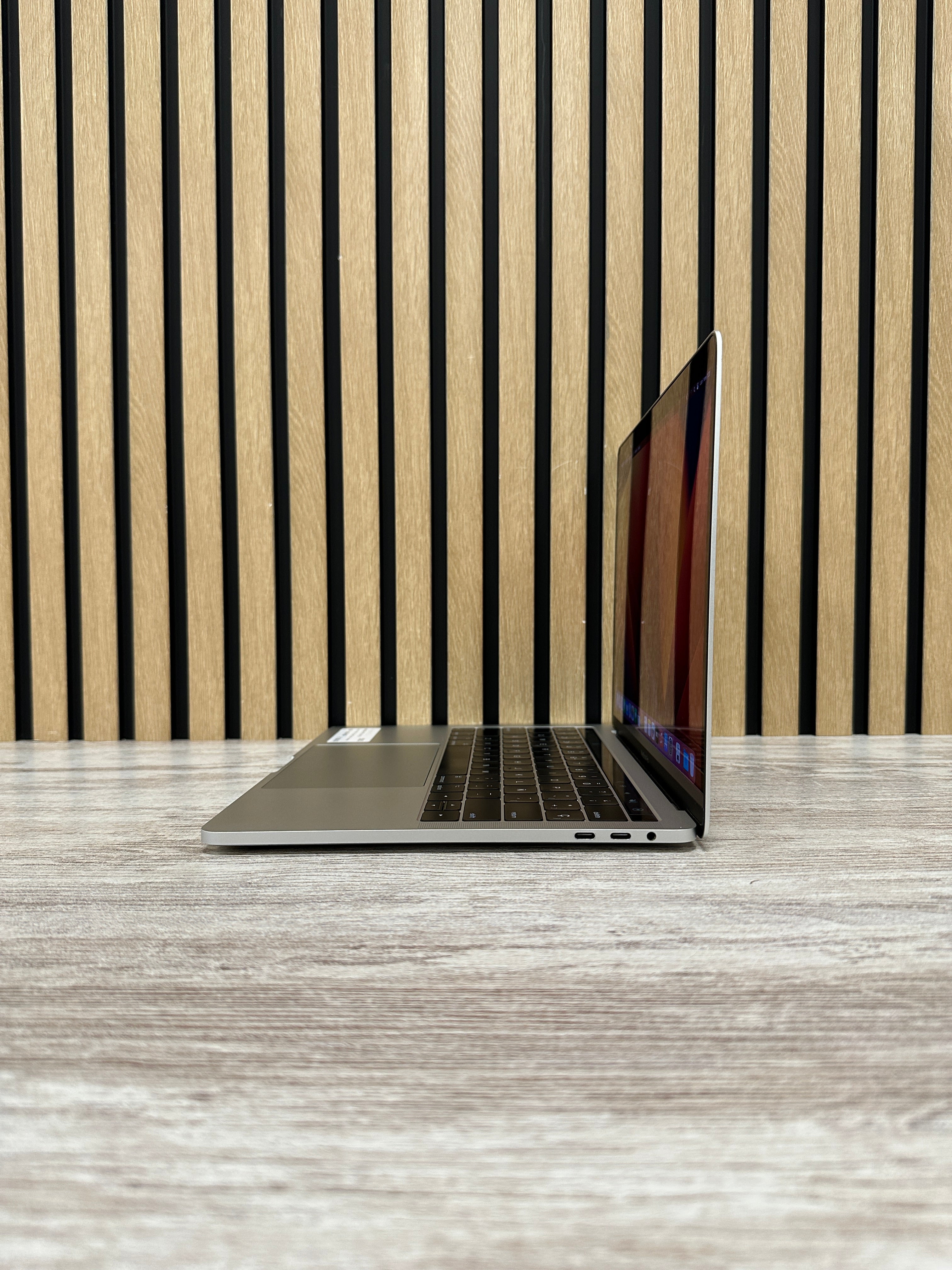 MacBook Pro 13" 2017 TB i5 16gb 500gb SSD