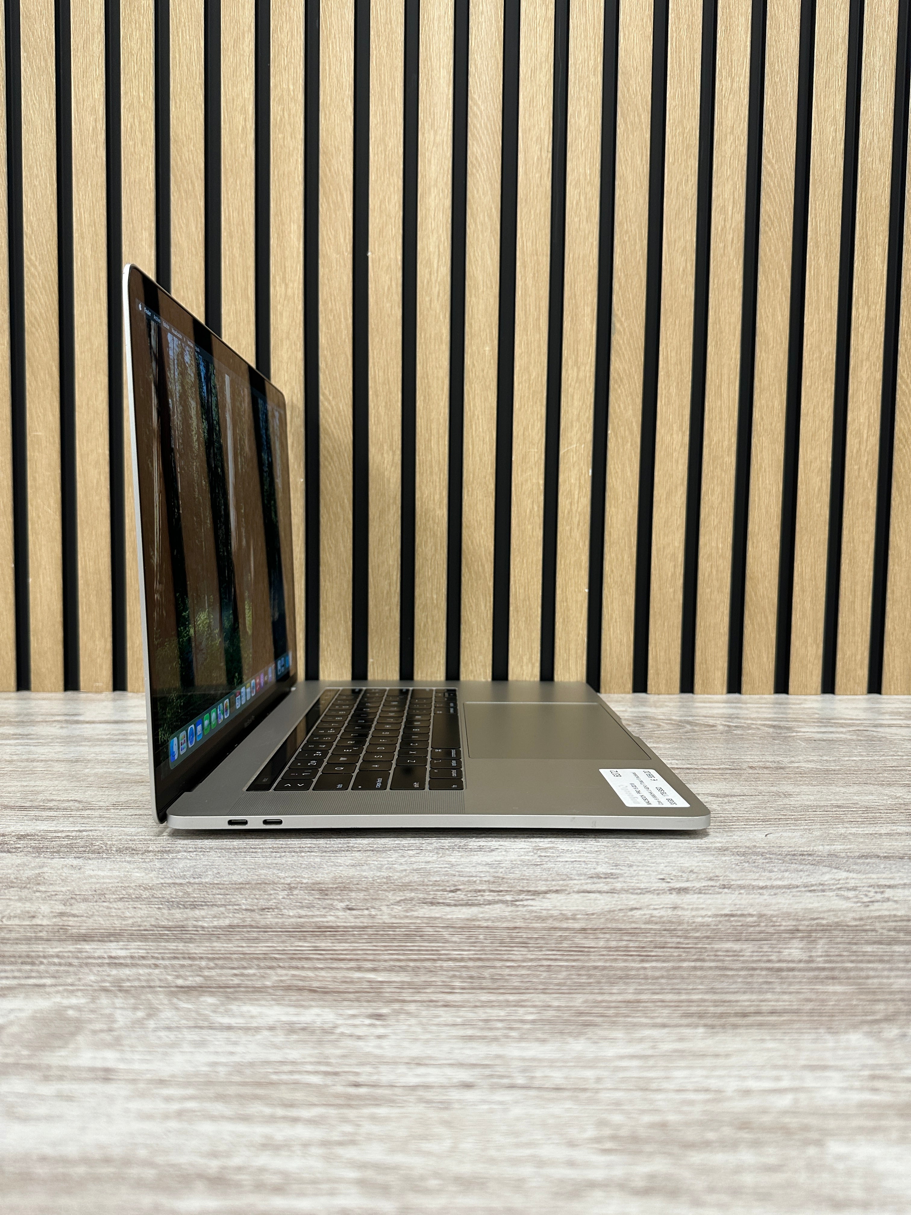 MacBook Pro 15" 2019 i9 32gb 1tb SSD