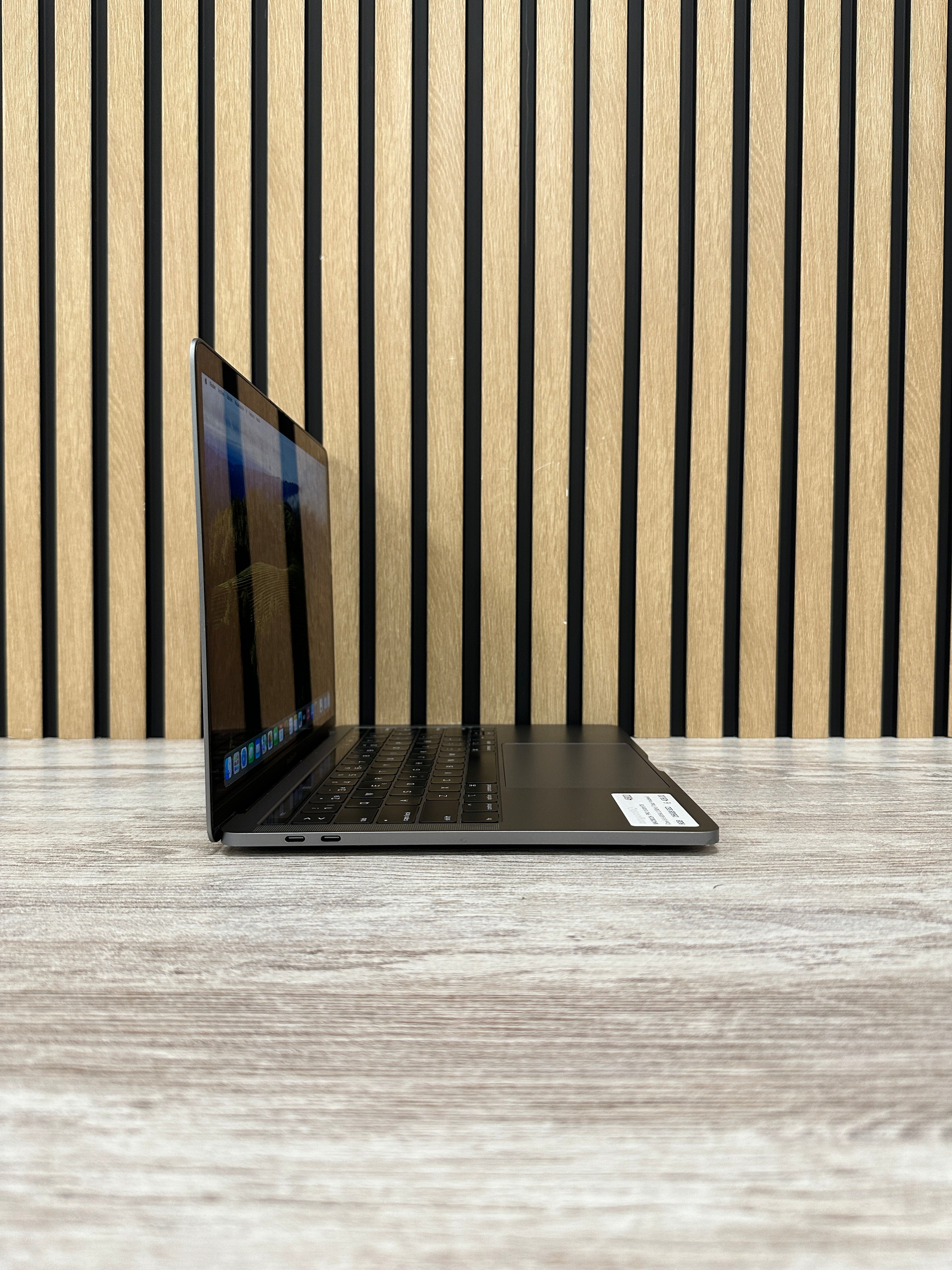 MacBook Pro 13" 2018 TB i5 8gb 256gb SSD