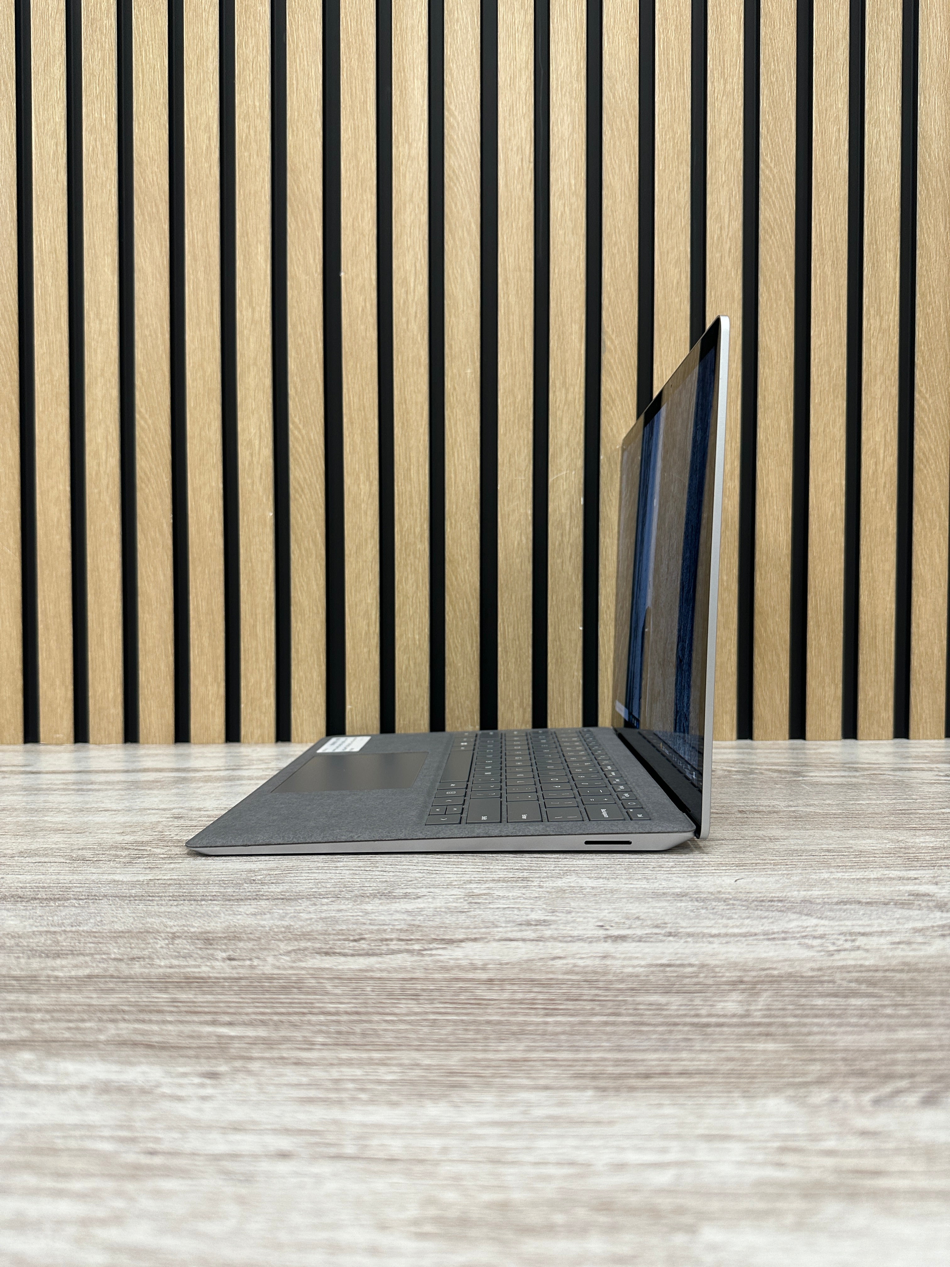 Microsoft Corp Surface Laptop 5 i7 16gb 512gb SSD