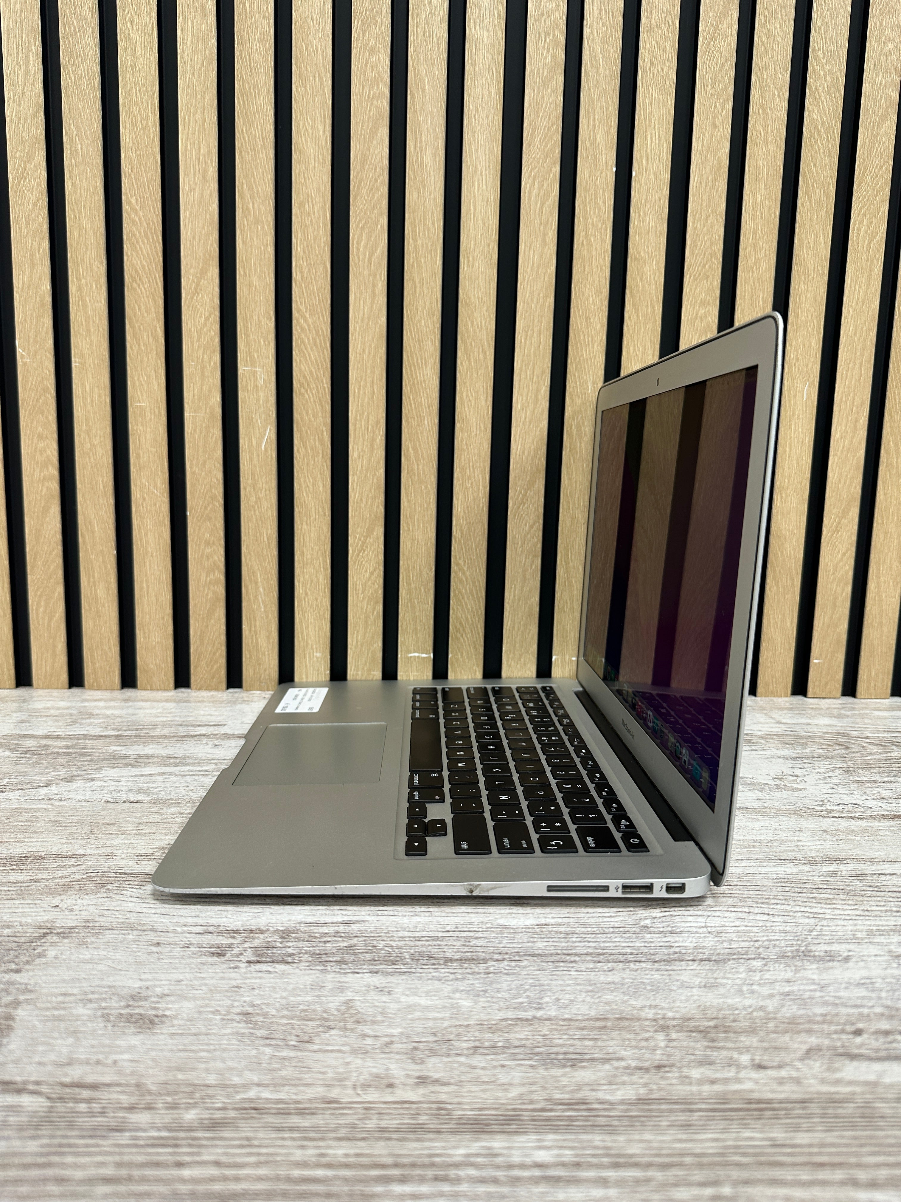 MacBook Air 13" 2015 i5 4gb 128gb SSD