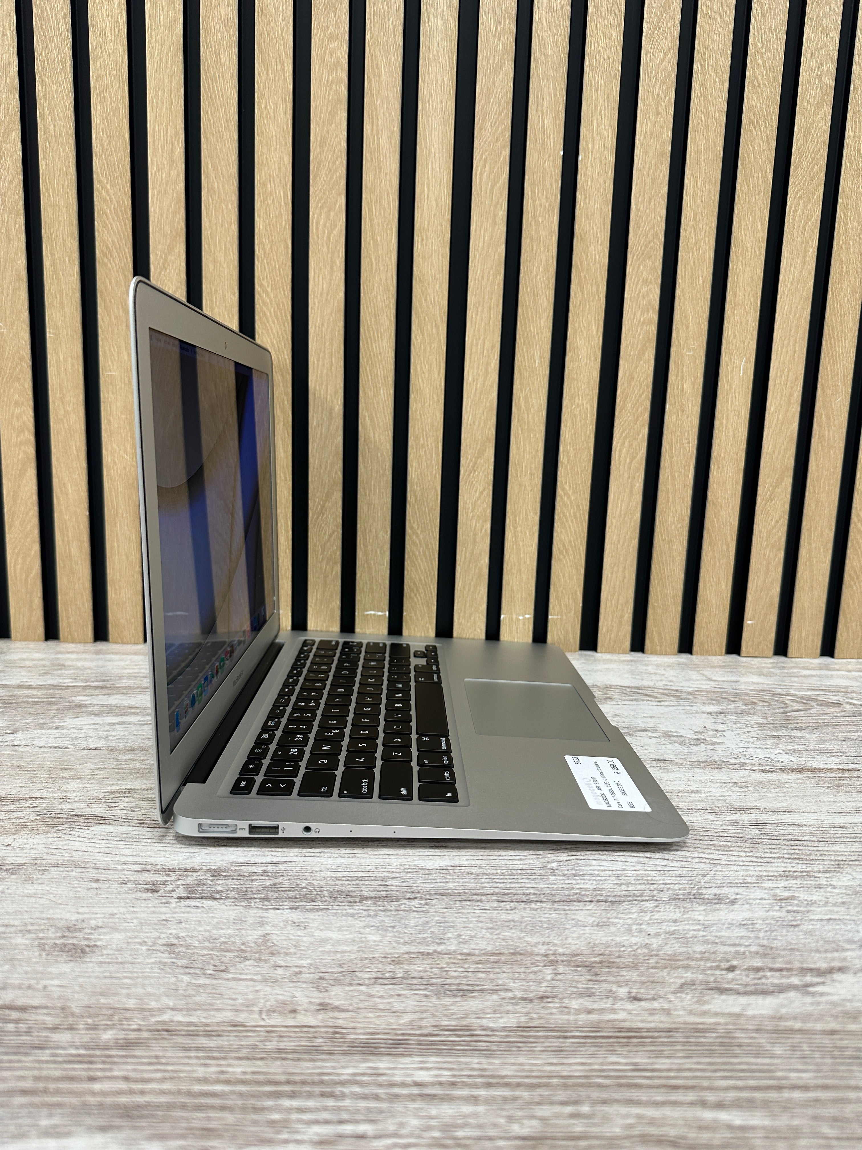 MacBook Air 13" 2017 i7 8gb 500gb SSD