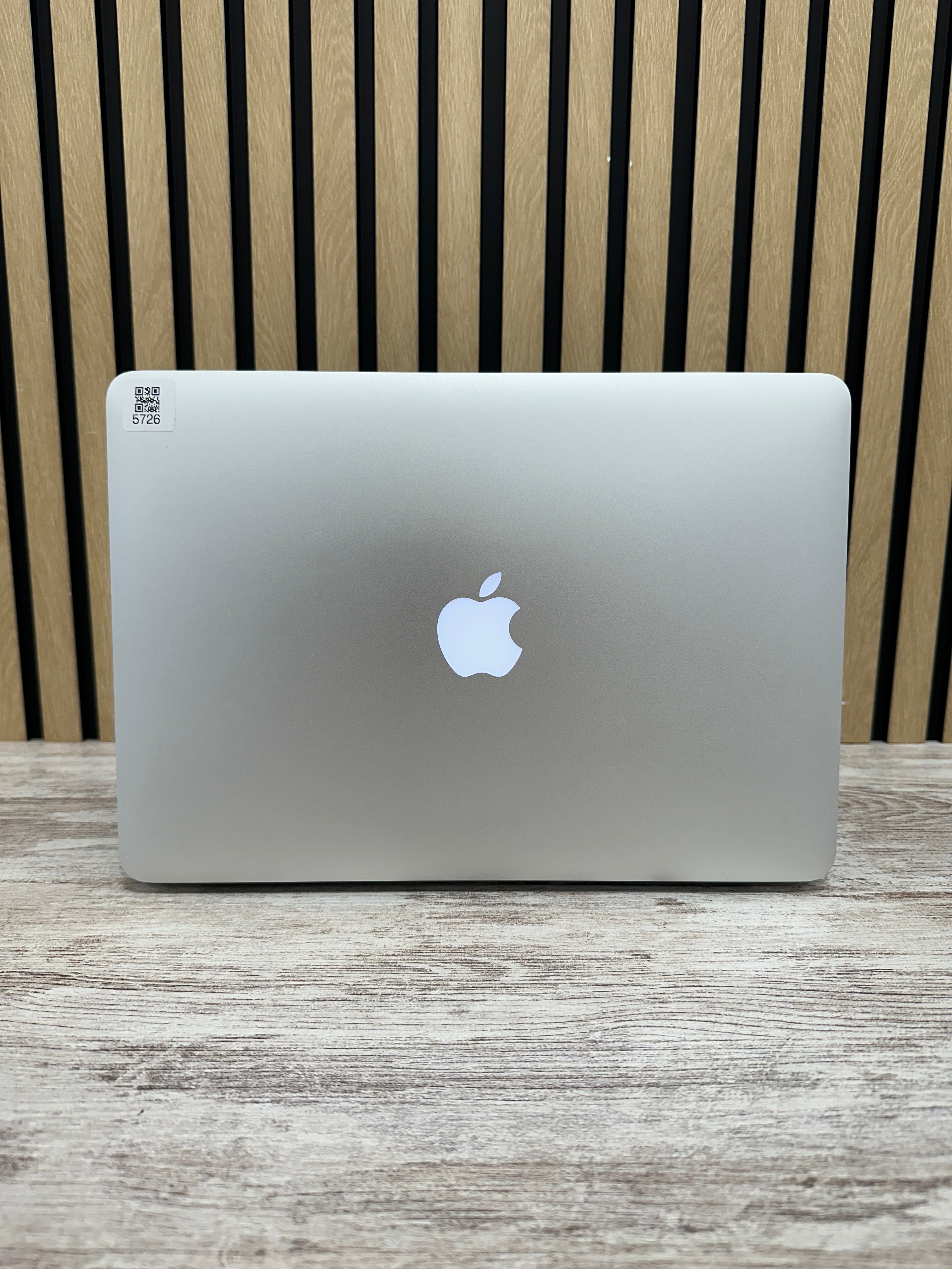 MacBook Air 13" 2015 i5 8gb 256gb SSD