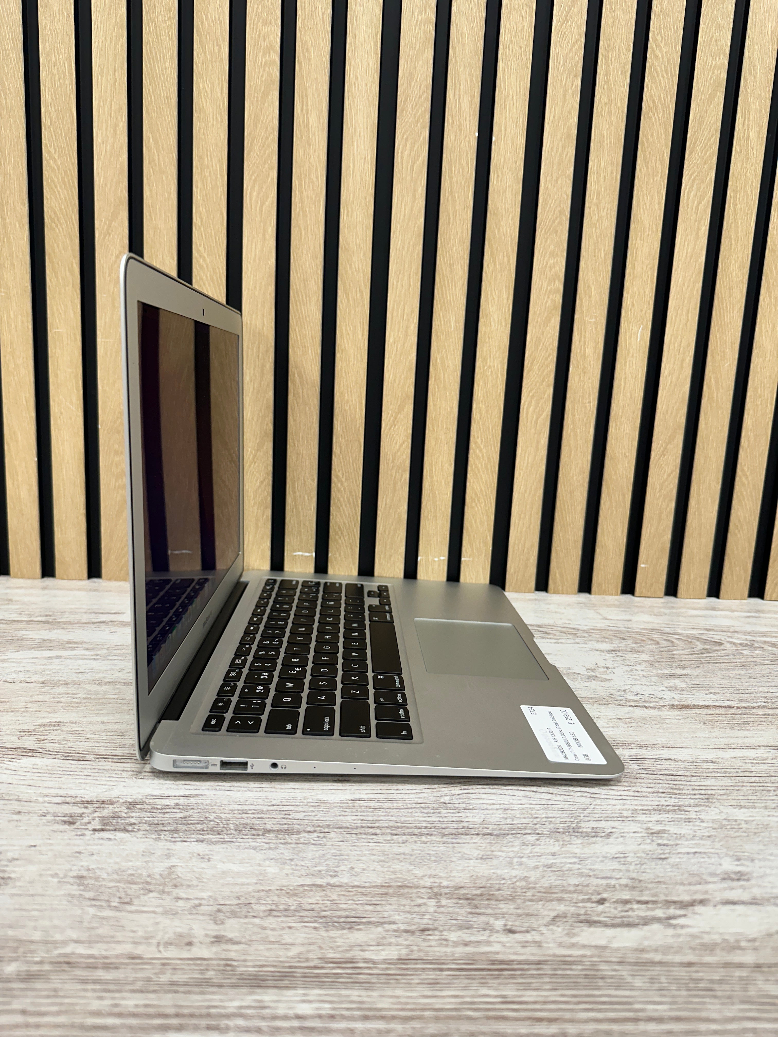 MacBook Air 13" 2017 i7 8gb 500gb SSD