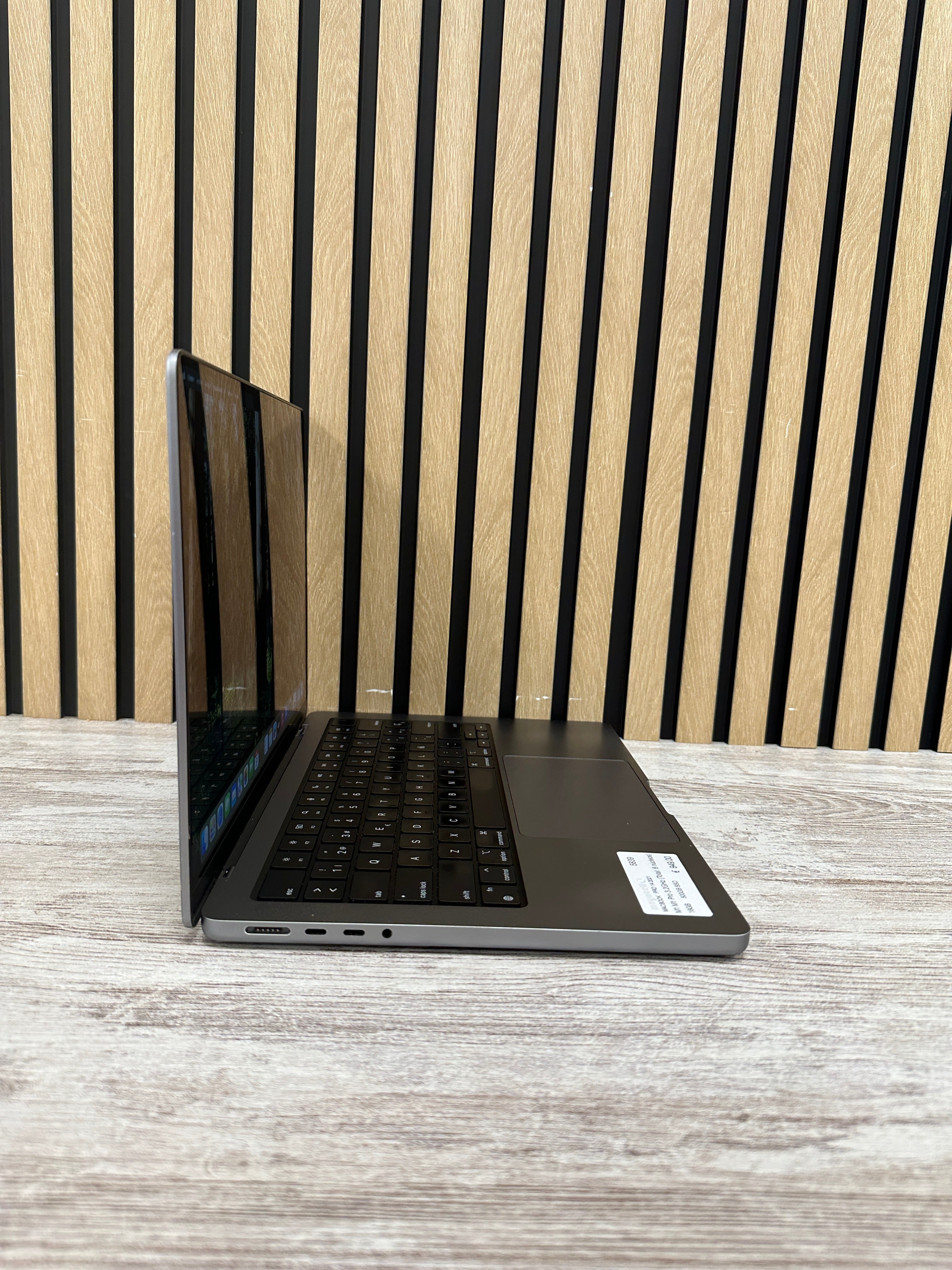 MacBook Pro 14" 2021 M1 PRO 16gb 500gb SSD