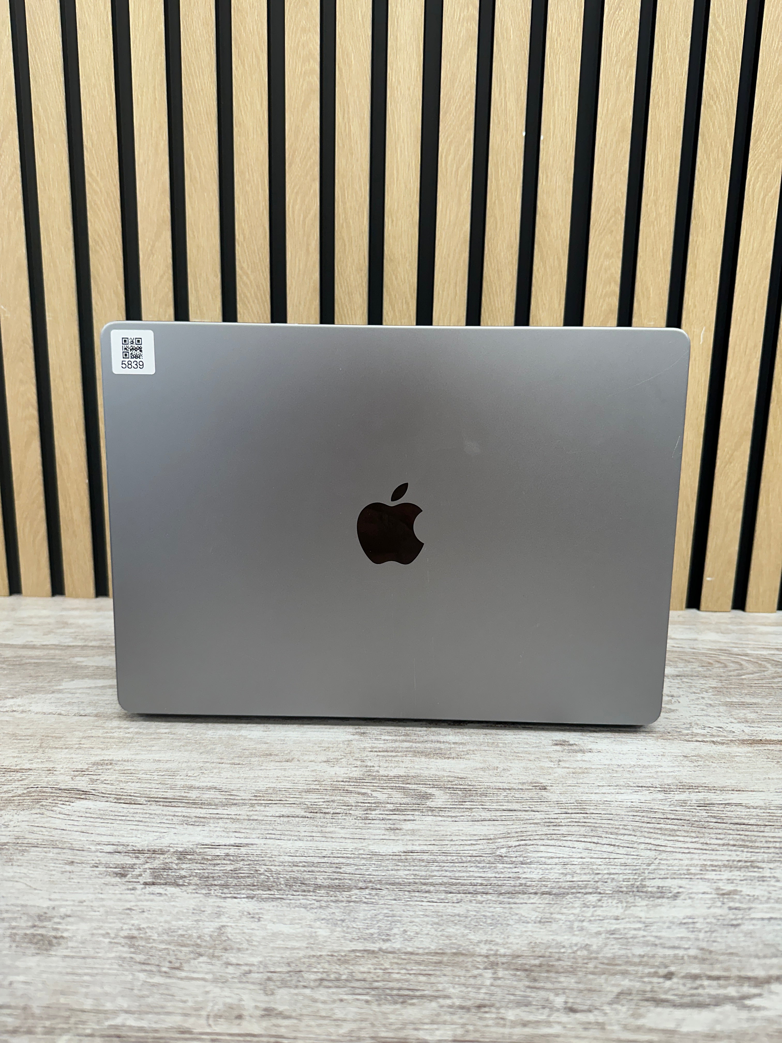 MacBook Pro 14" 2021 M1 PRO 16gb 500gb SSD