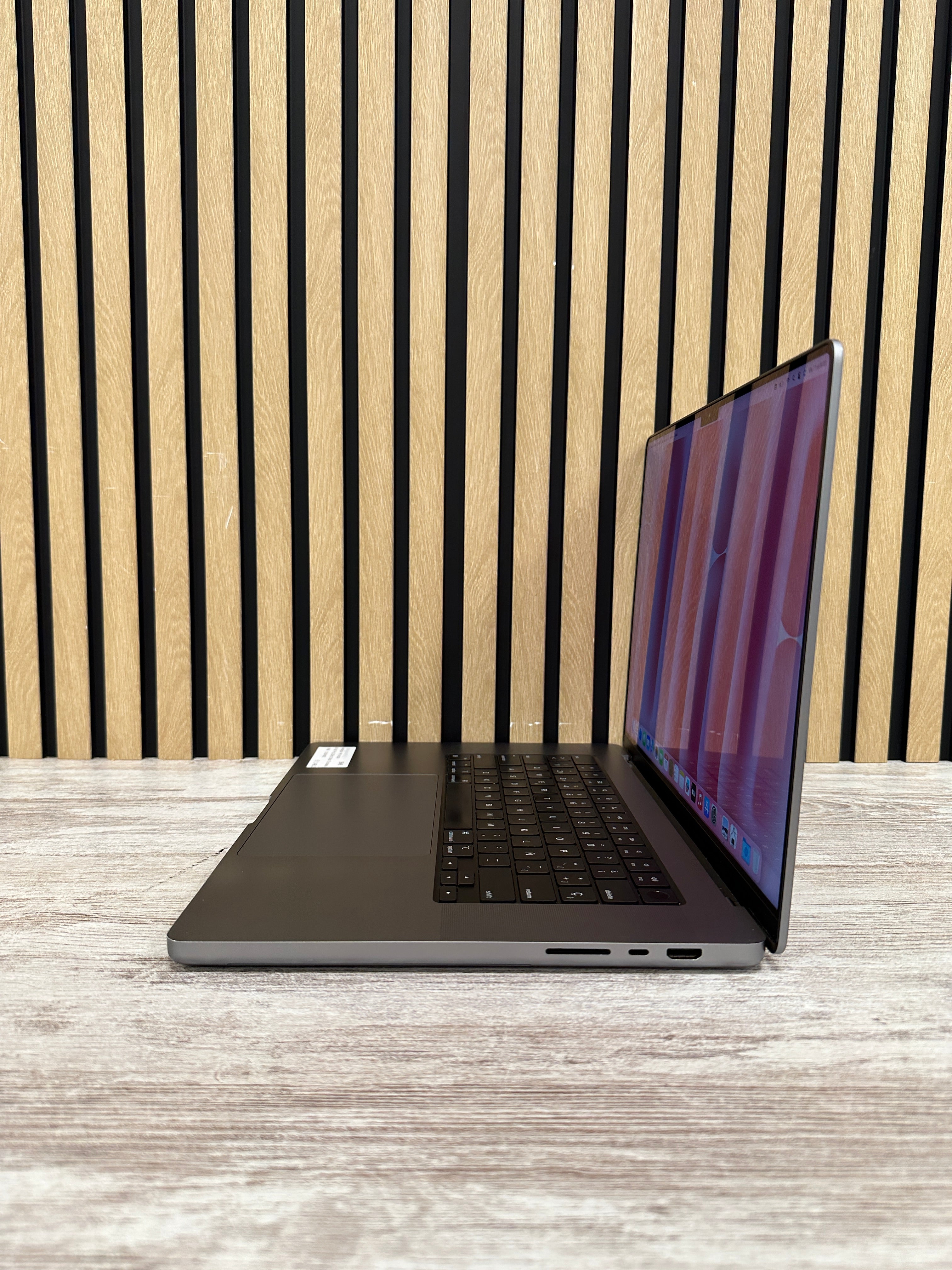MacBook Pro 16" 2021 M1 PRO 16gb 512gb SSD