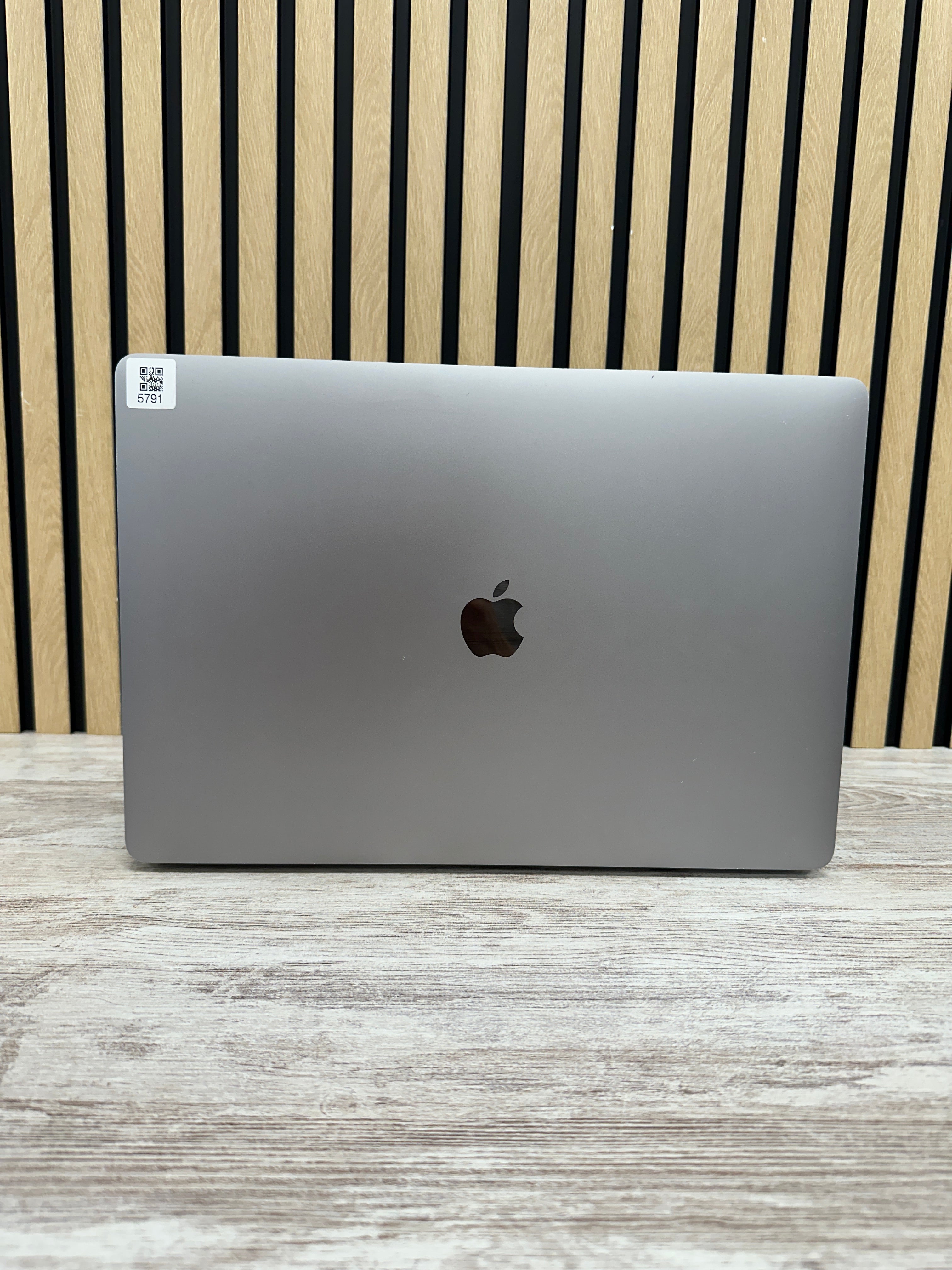 MacBook Pro 16" 2019 i9 64gb 512gb SSD