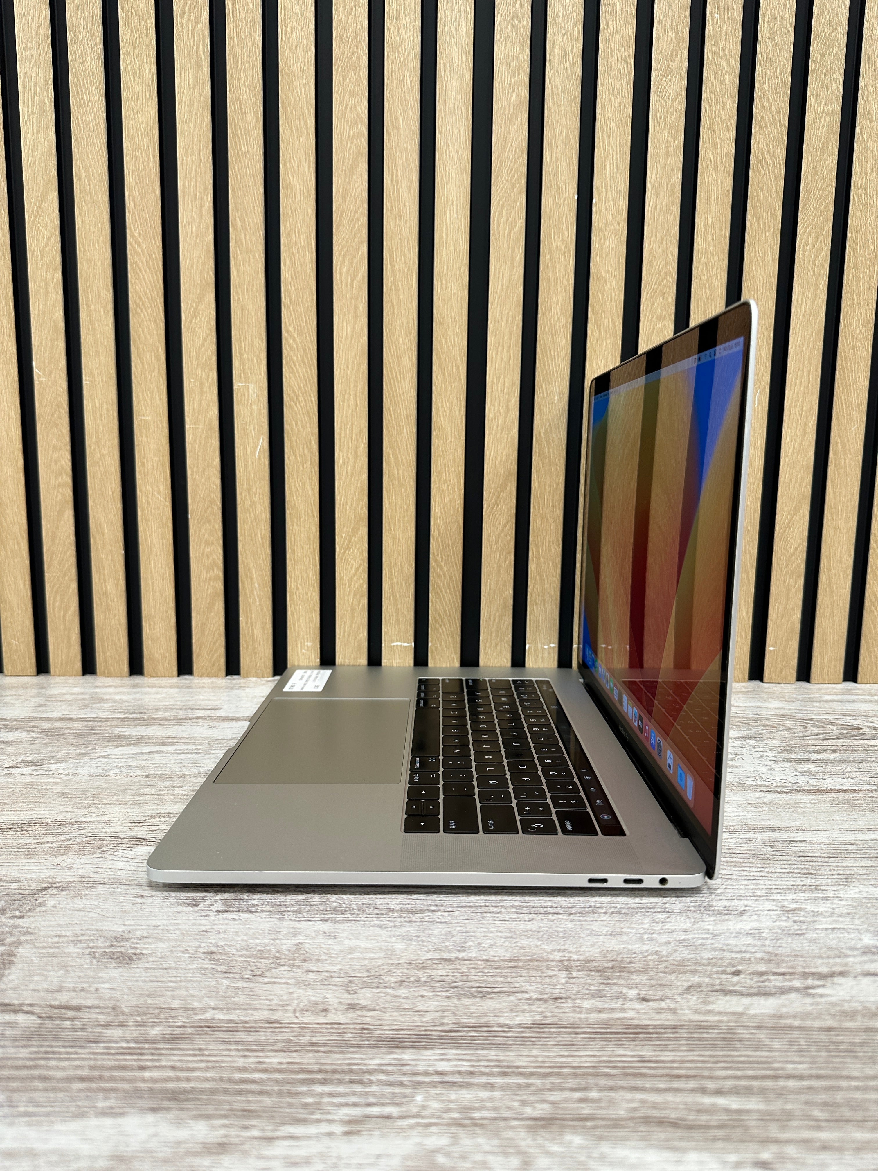 MacBook Pro 15" 2017 i7 16gb 500gb SSD - Moyacell