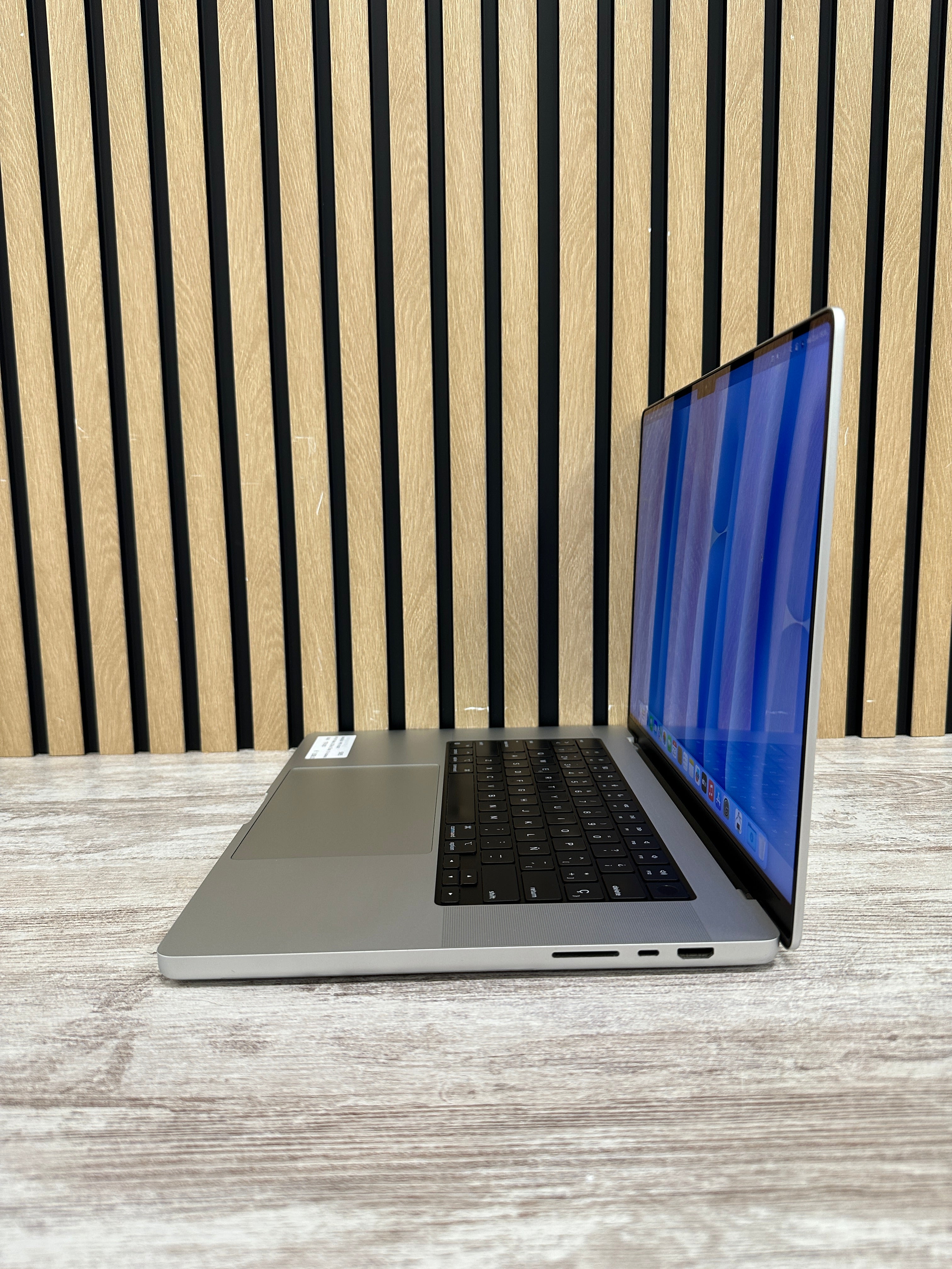 MacBook Pro 16" 2021 M1 MAX 32gb 1tb SSD - Moyacell