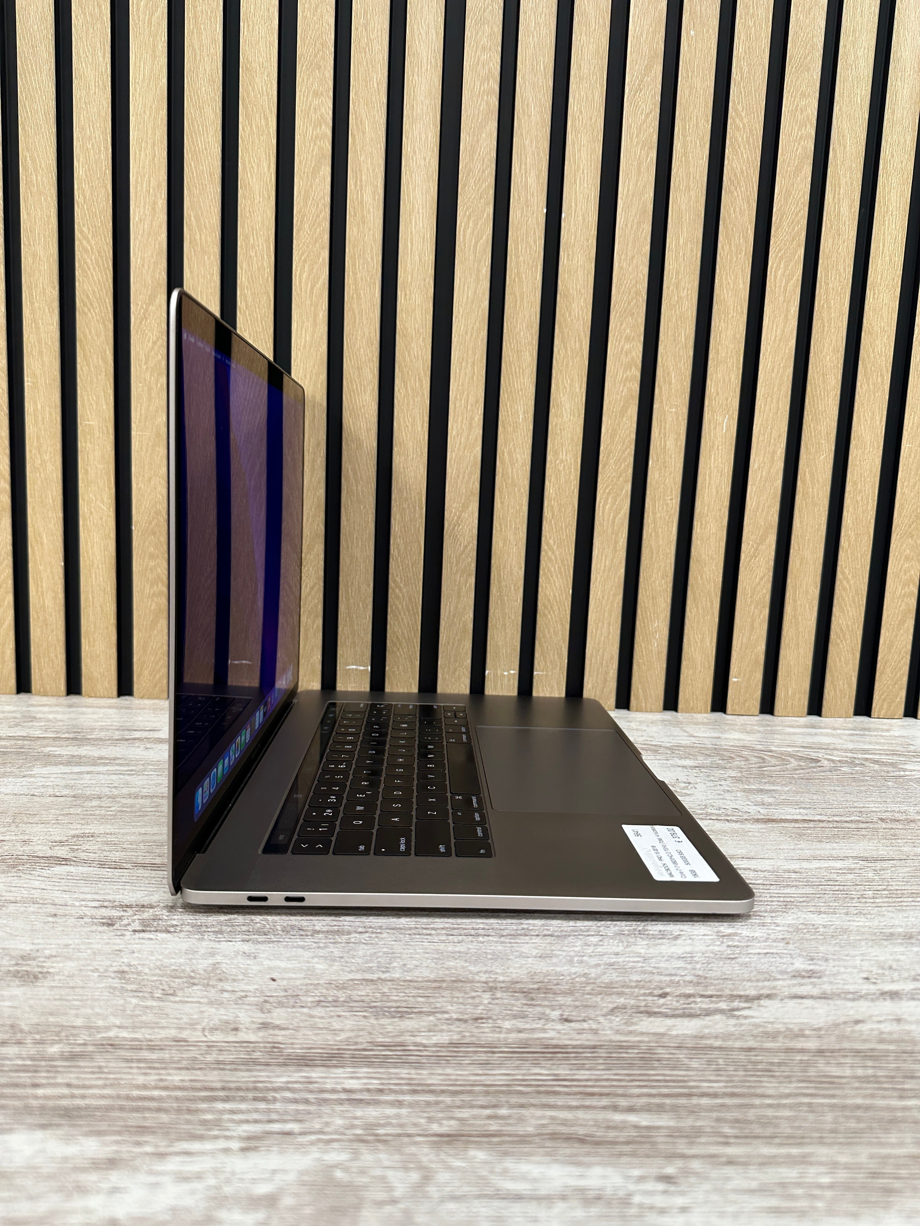 MacBook Pro 15" 2016 i7 16gb 500gb SSD - Moyacell