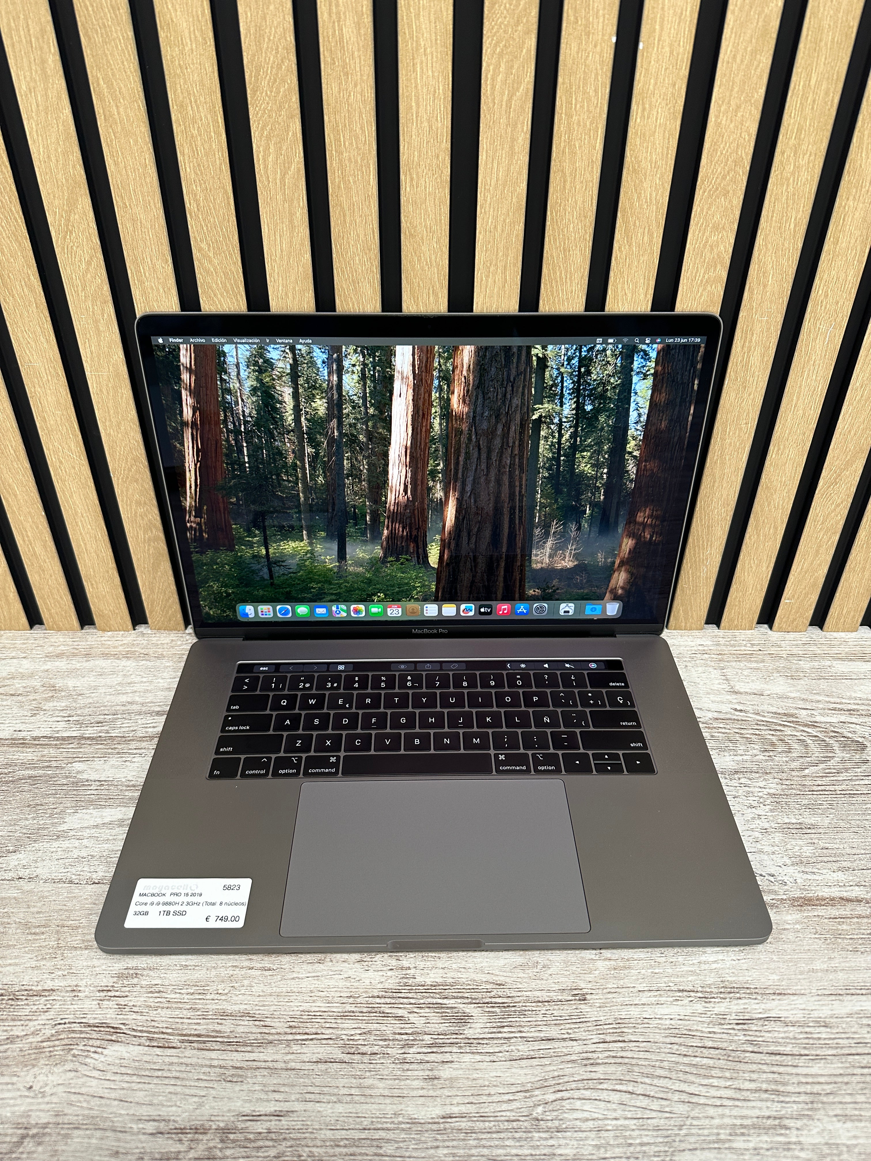 MacBook Pro 15" 2019 i9 32gb 1tb SSD - Moyacell