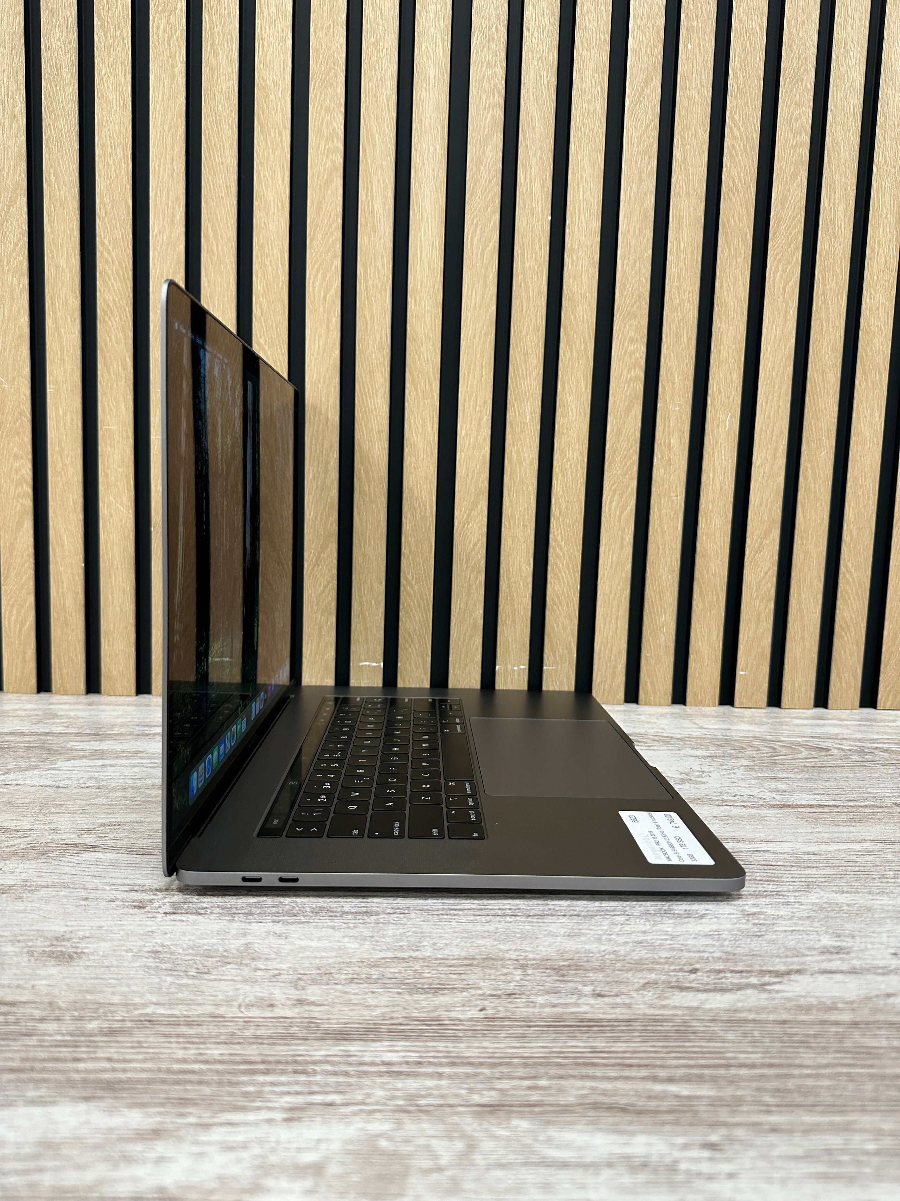 MacBook Pro 15" 2019 i9 32gb 1tb SSD - Moyacell