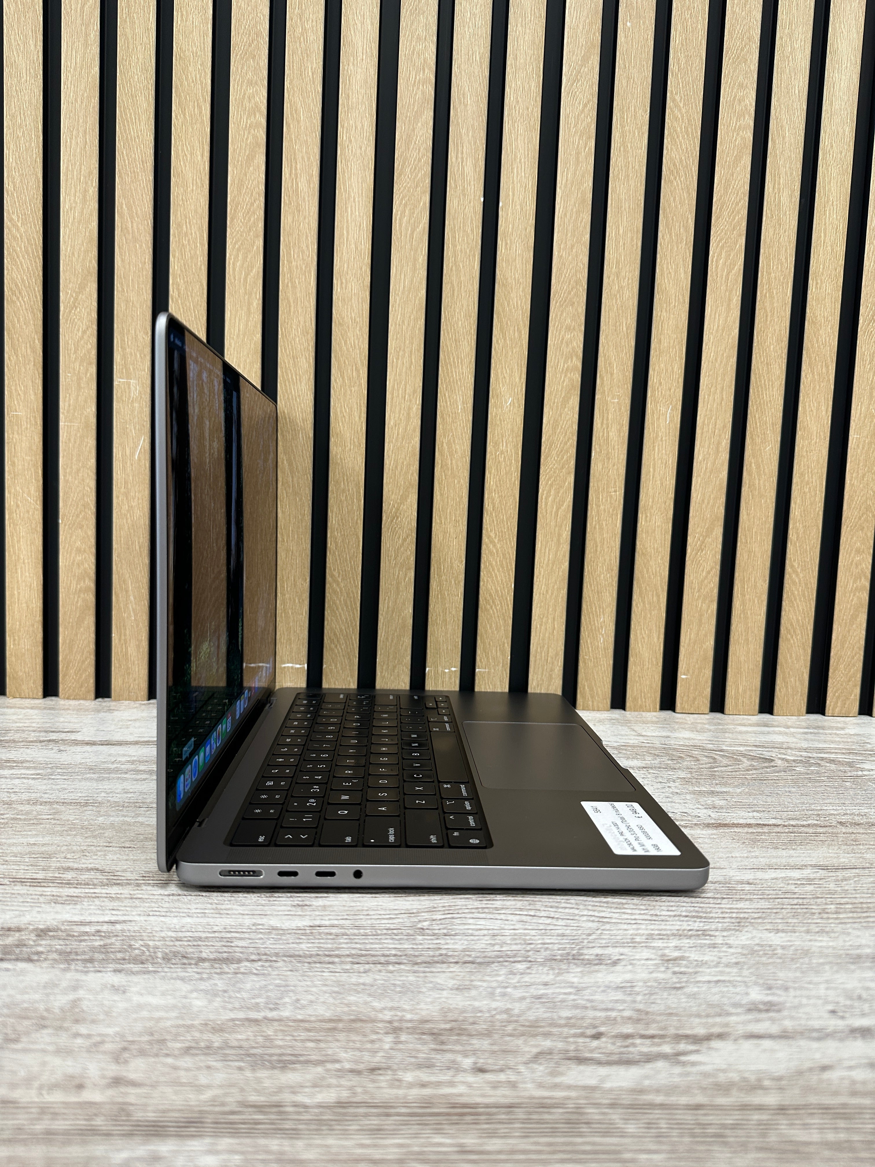 MacBook Pro 14" 2021 M1 PRO 16gb 500gb SSD - Moyacell