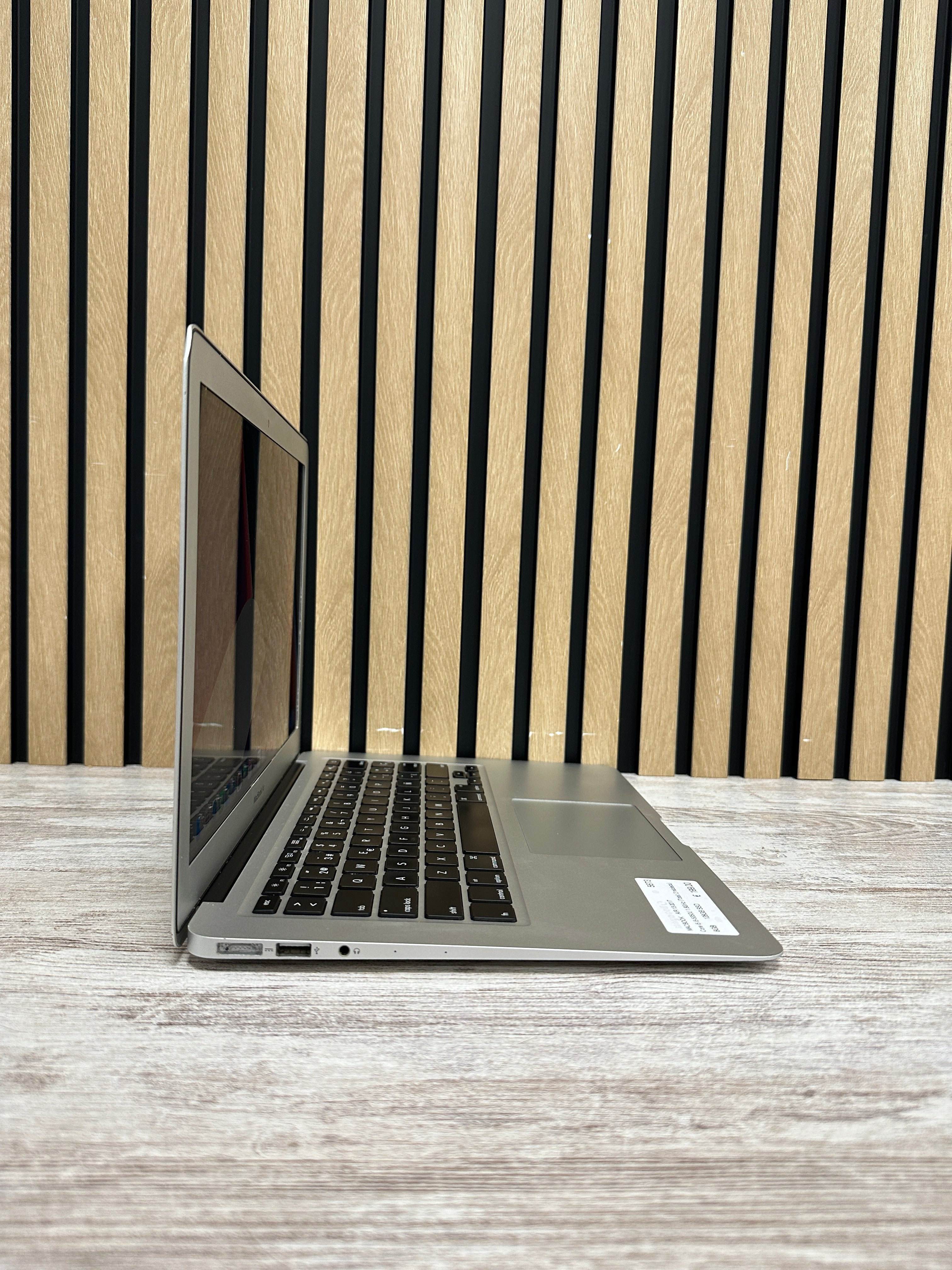 MacBook Air 13" 2017 i5 8gb 128gb SSD - Moyacell