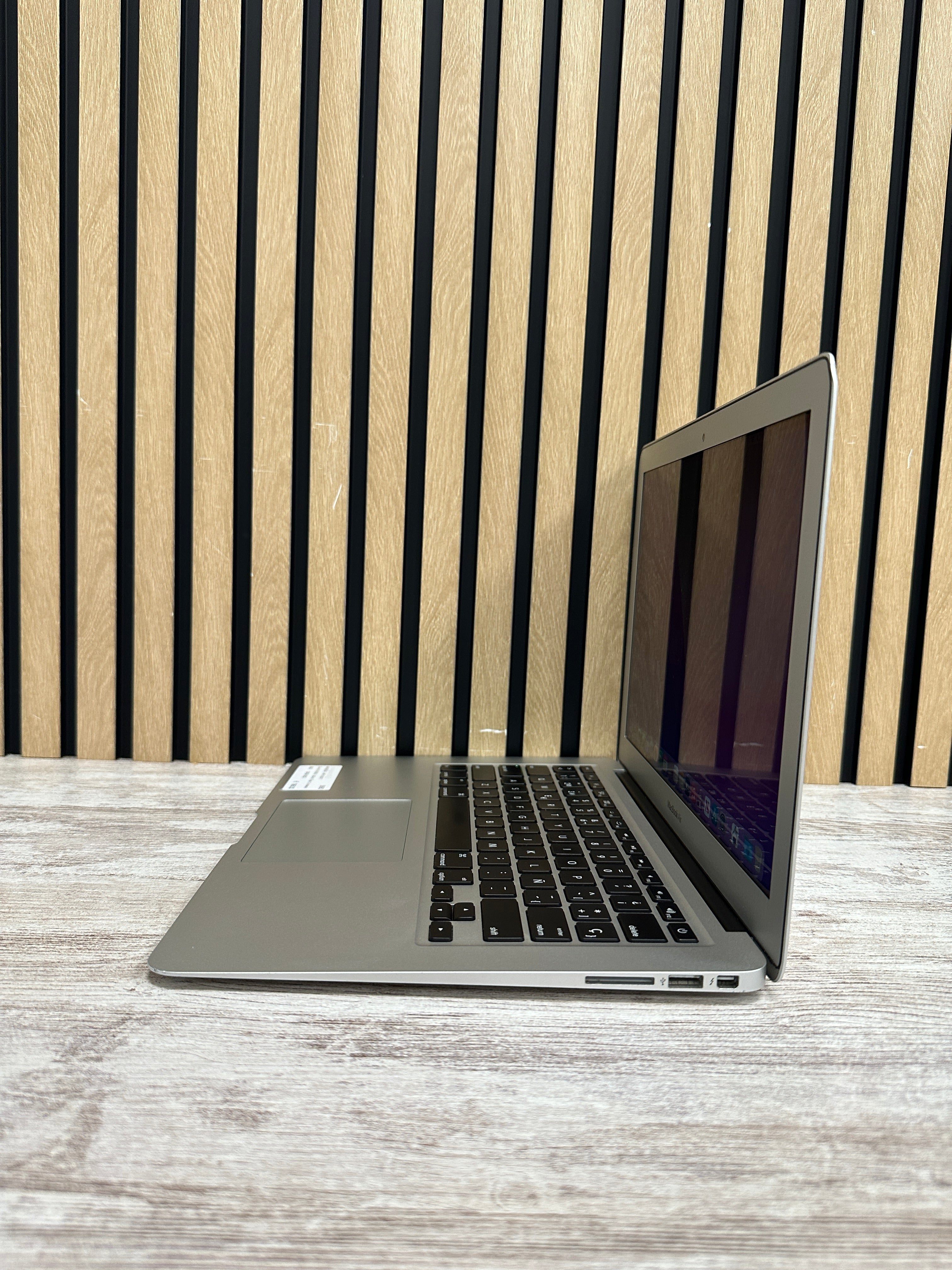 MacBook Air 13" 2017 i5 8gb 128gb SSD - Moyacell