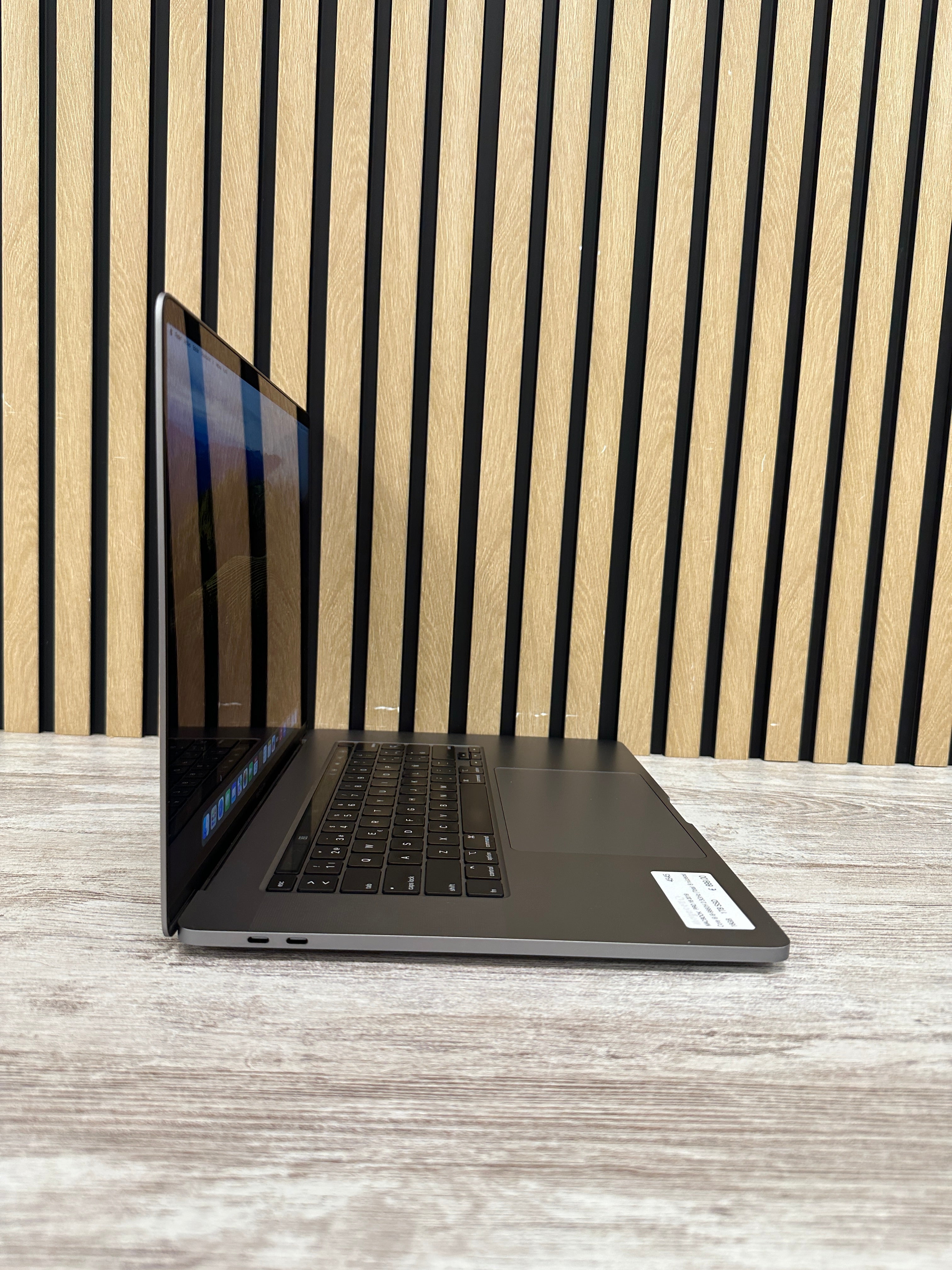 MacBook Pro 16" 2019 i9 16gb 1tb SSD - Moyacell