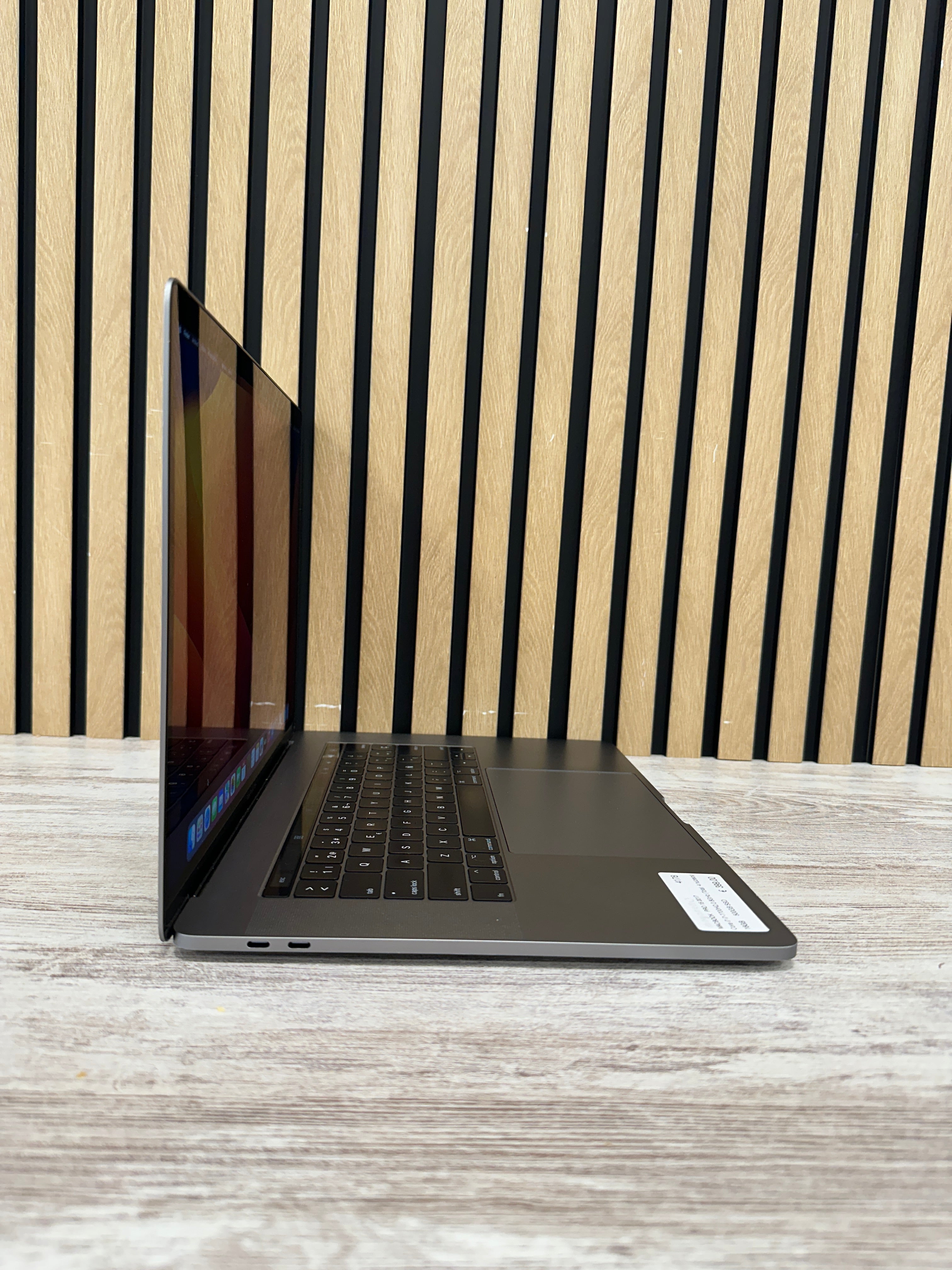 MacBook Pro 15" 2017 i7 16gb 500gb SSD - Moyacell