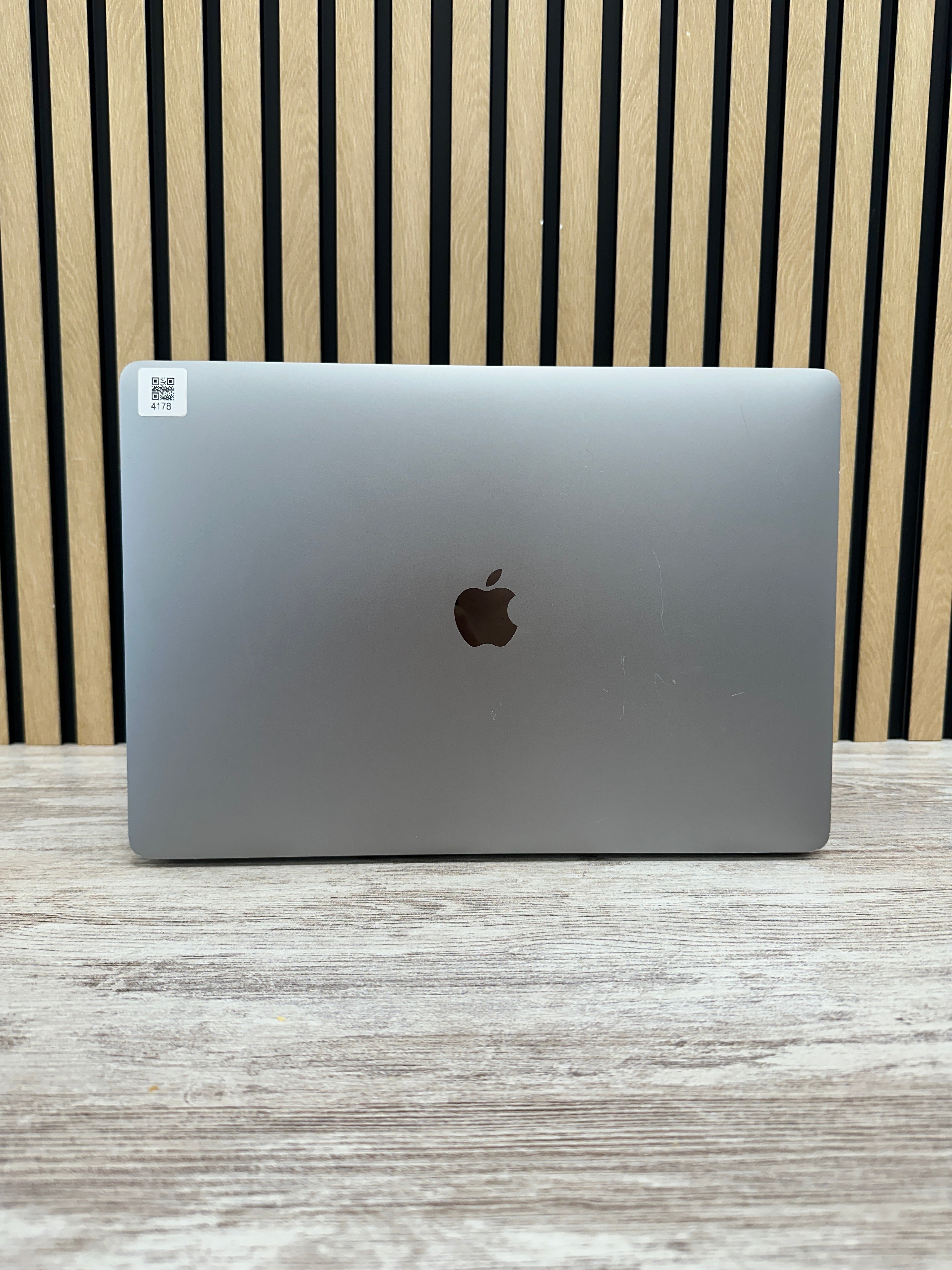 MacBook Pro 15" 2017 i7 16gb 500gb SSD - Moyacell