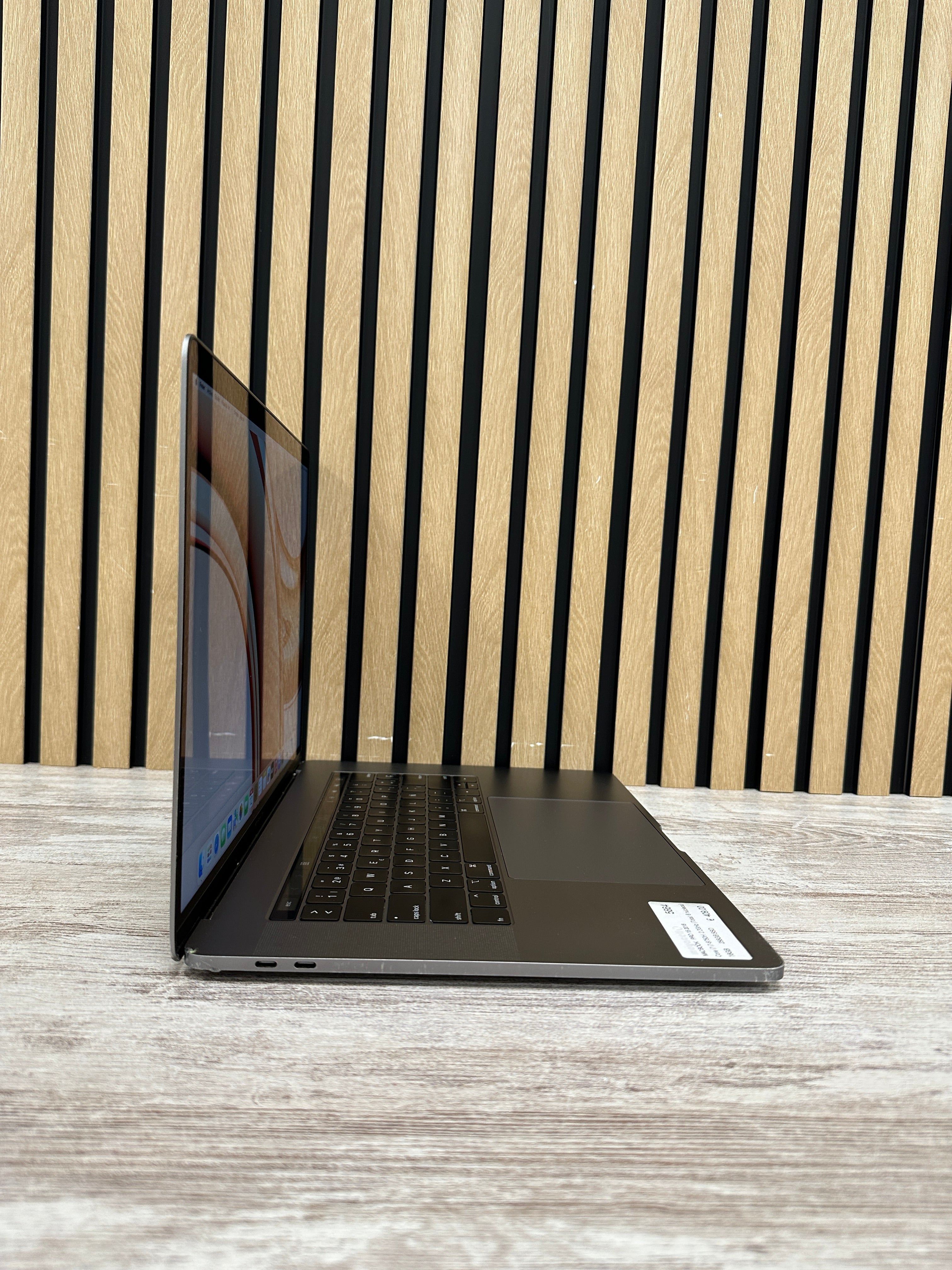 MacBook Pro 15" 2018 i7 16gb 256gb SSD - Moyacell